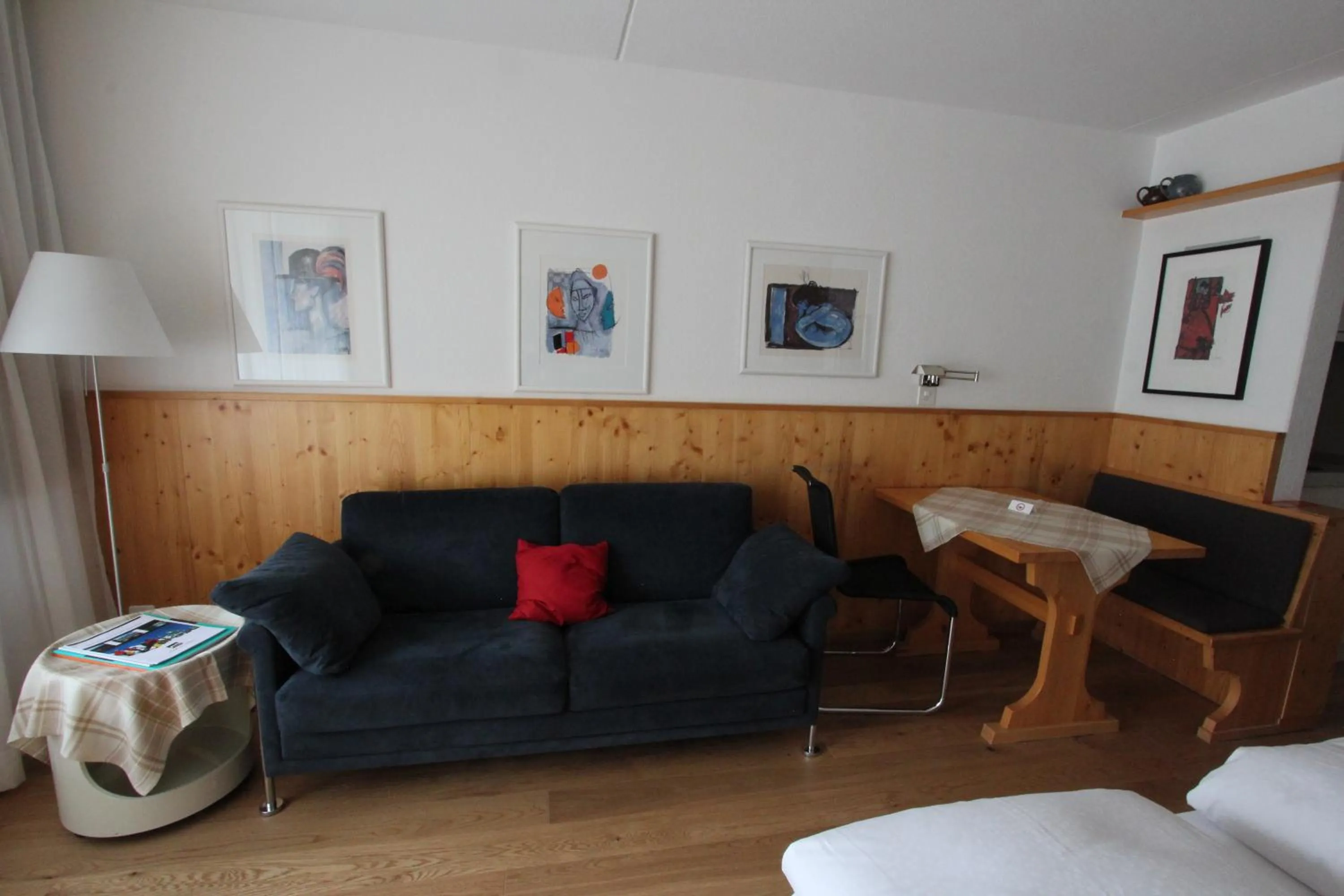 Bedroom in Hotel des Alpes