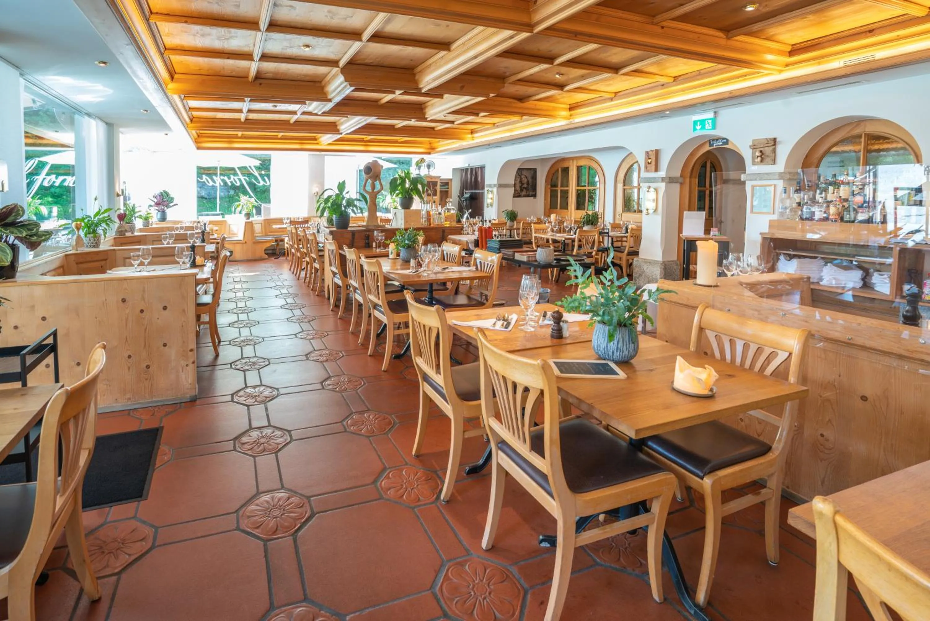 Restaurant/places to eat in Hotel des Alpes