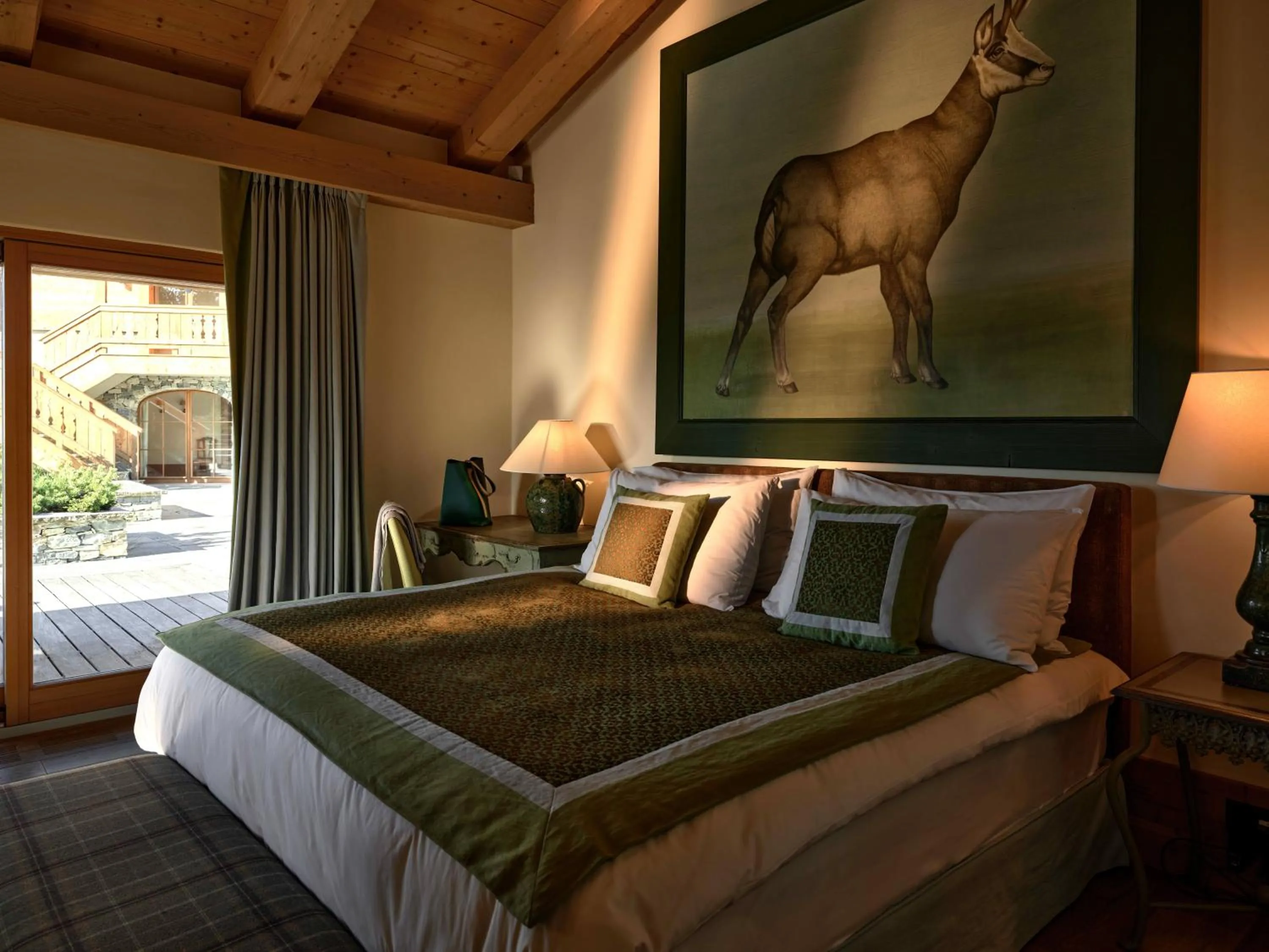 Bedroom, Bed in LeCrans