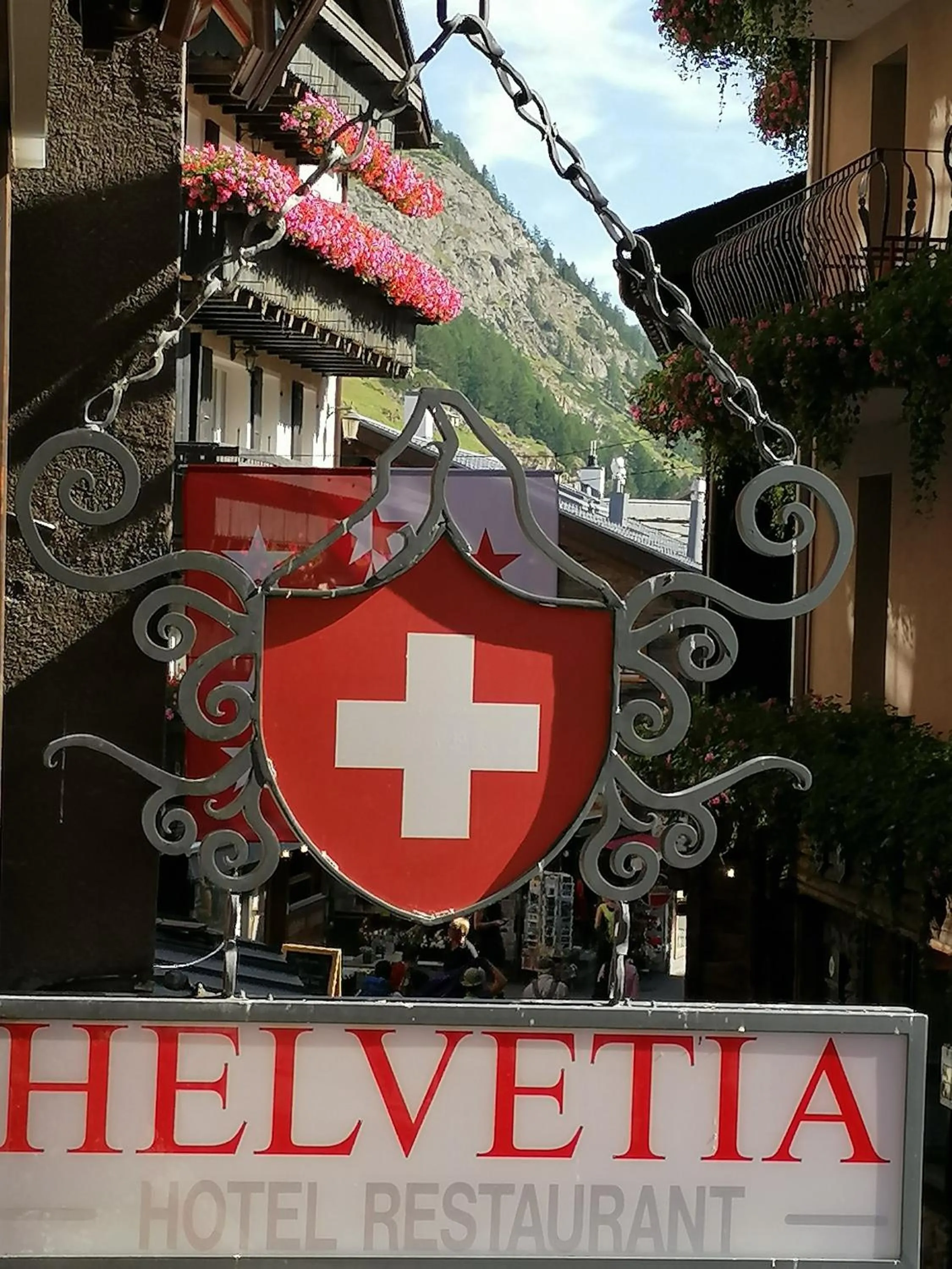 Petit Helvetia Budget Hotel