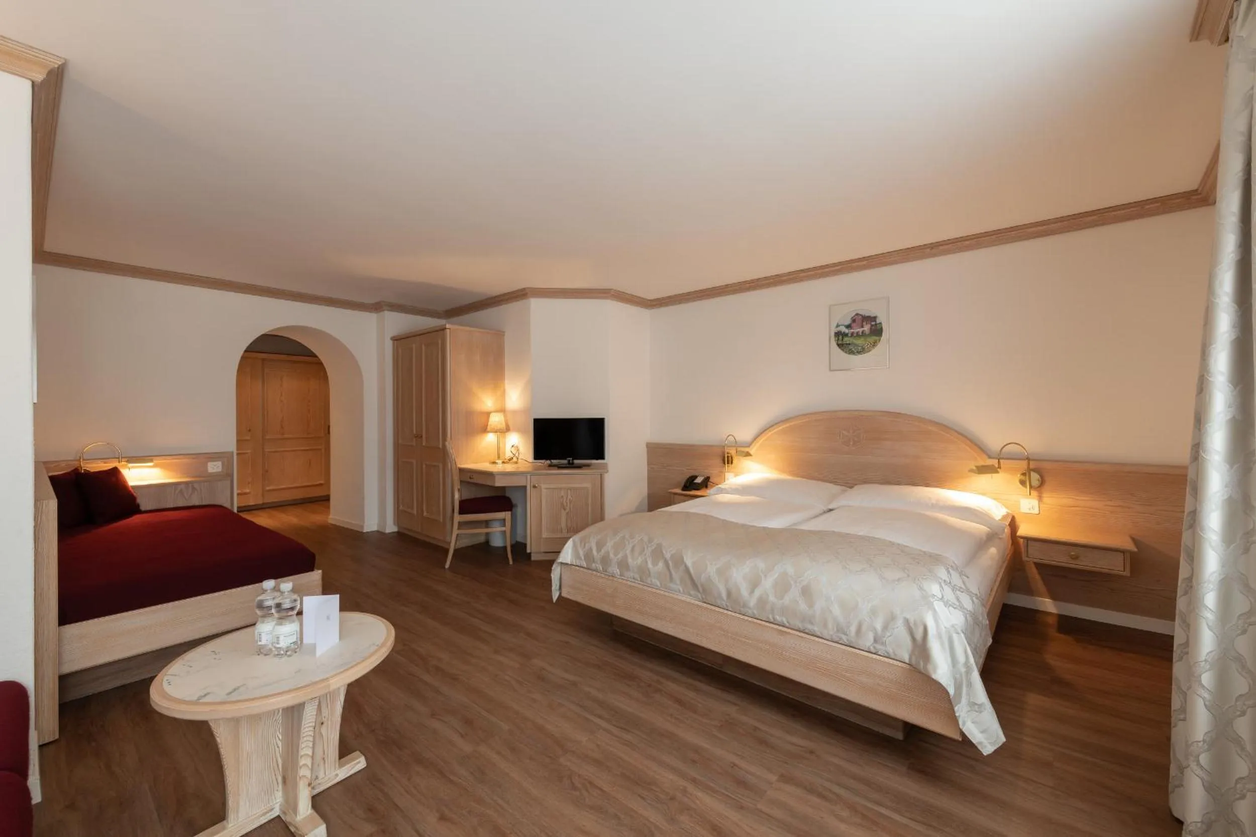 Photo of the whole room, Bed in Hotel Post Sils Maria