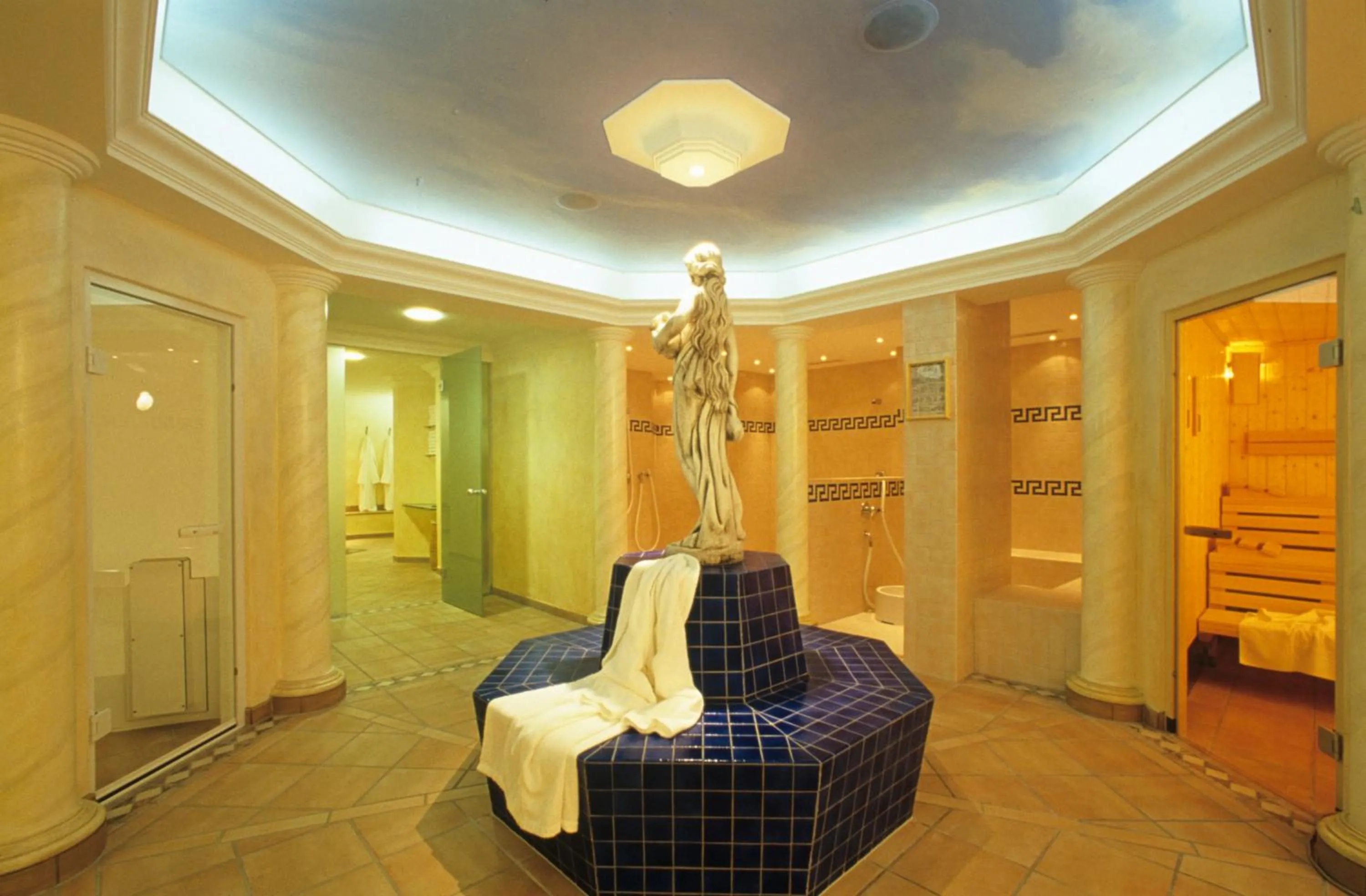 Spa and wellness centre/facilities in Hotel Post Sils Maria