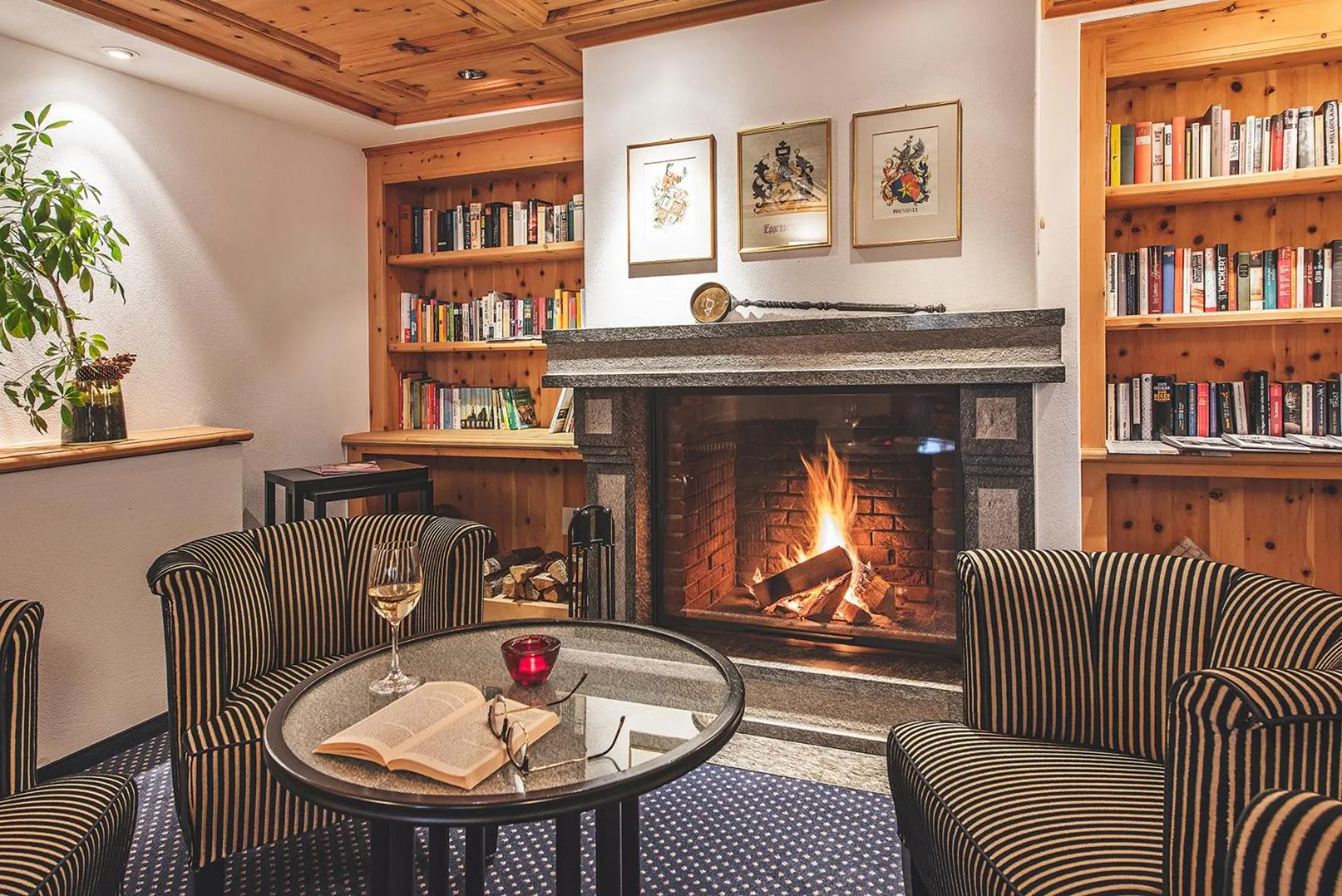 Communal lounge/ TV room in Hotel Post Sils Maria