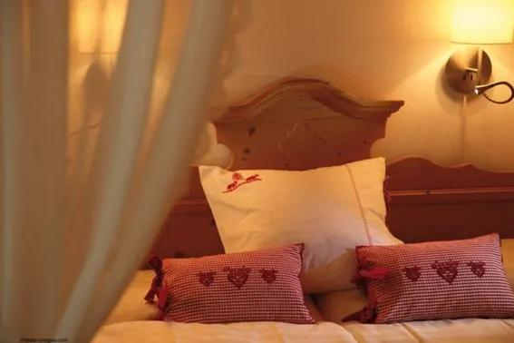 Bed in Hotel Rovanada Wellness & BergNatur