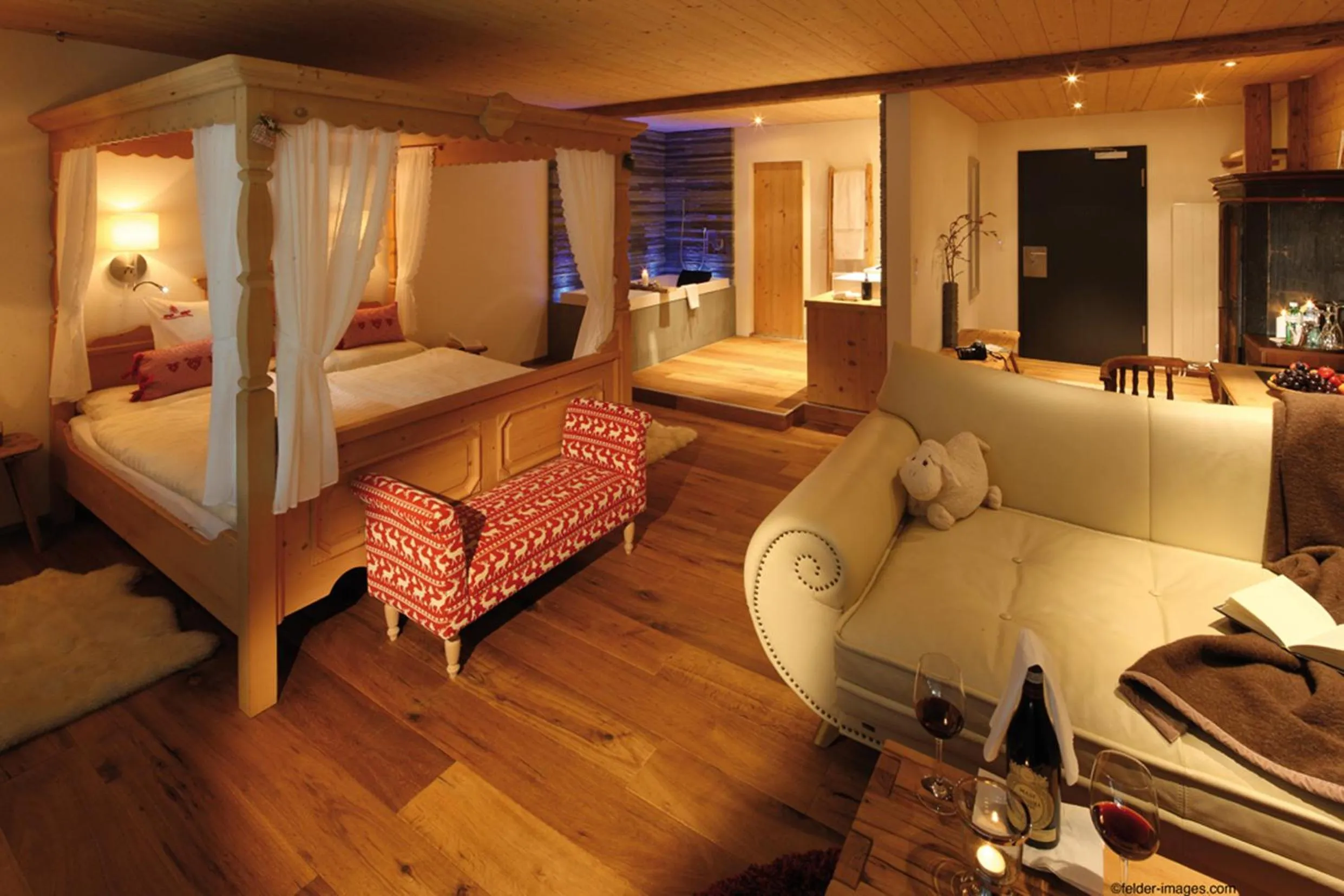 Photo of the whole room, Bed in Hotel Rovanada Wellness & BergNatur