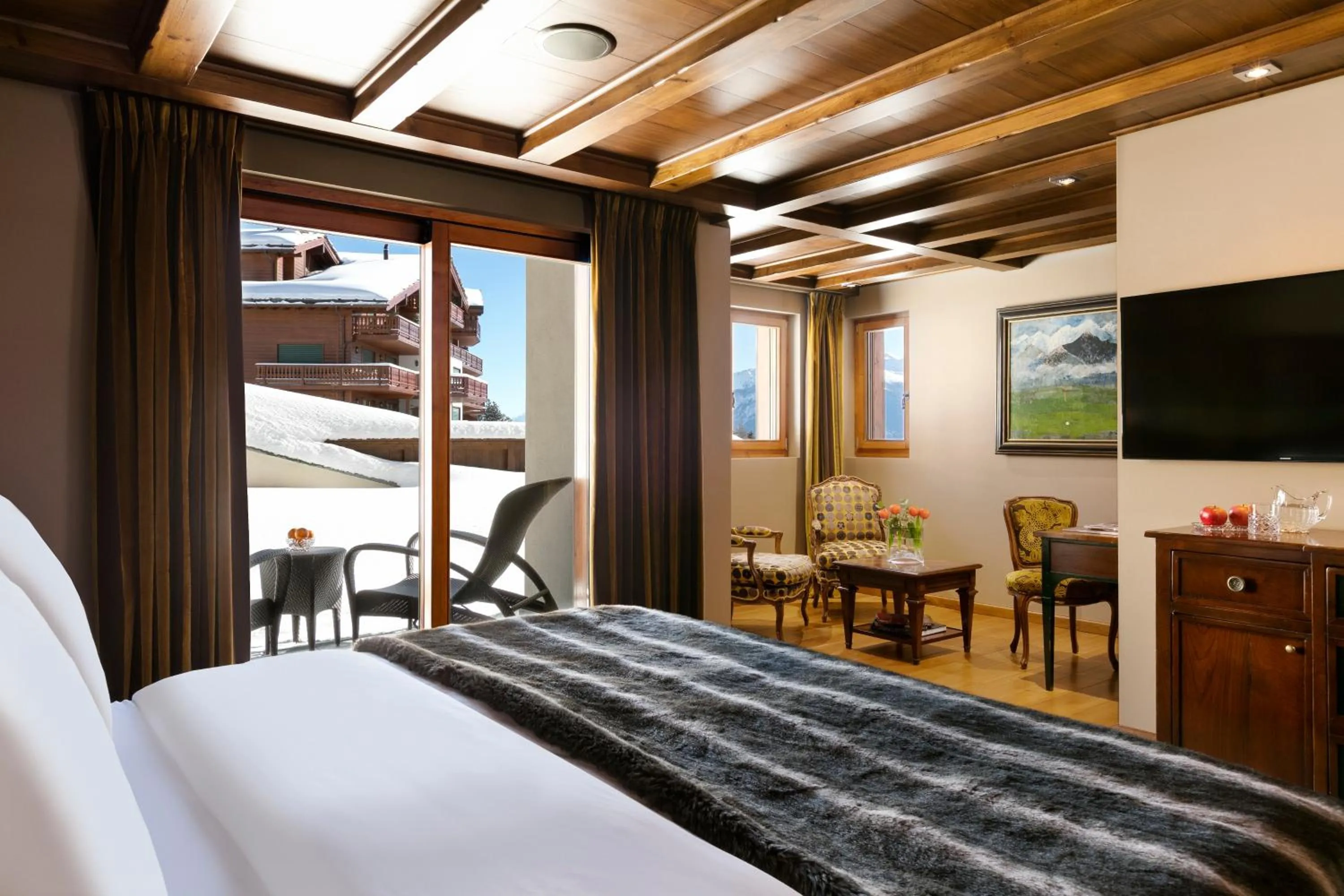 Winter, Bed in Guarda Golf Hotel & Residences
