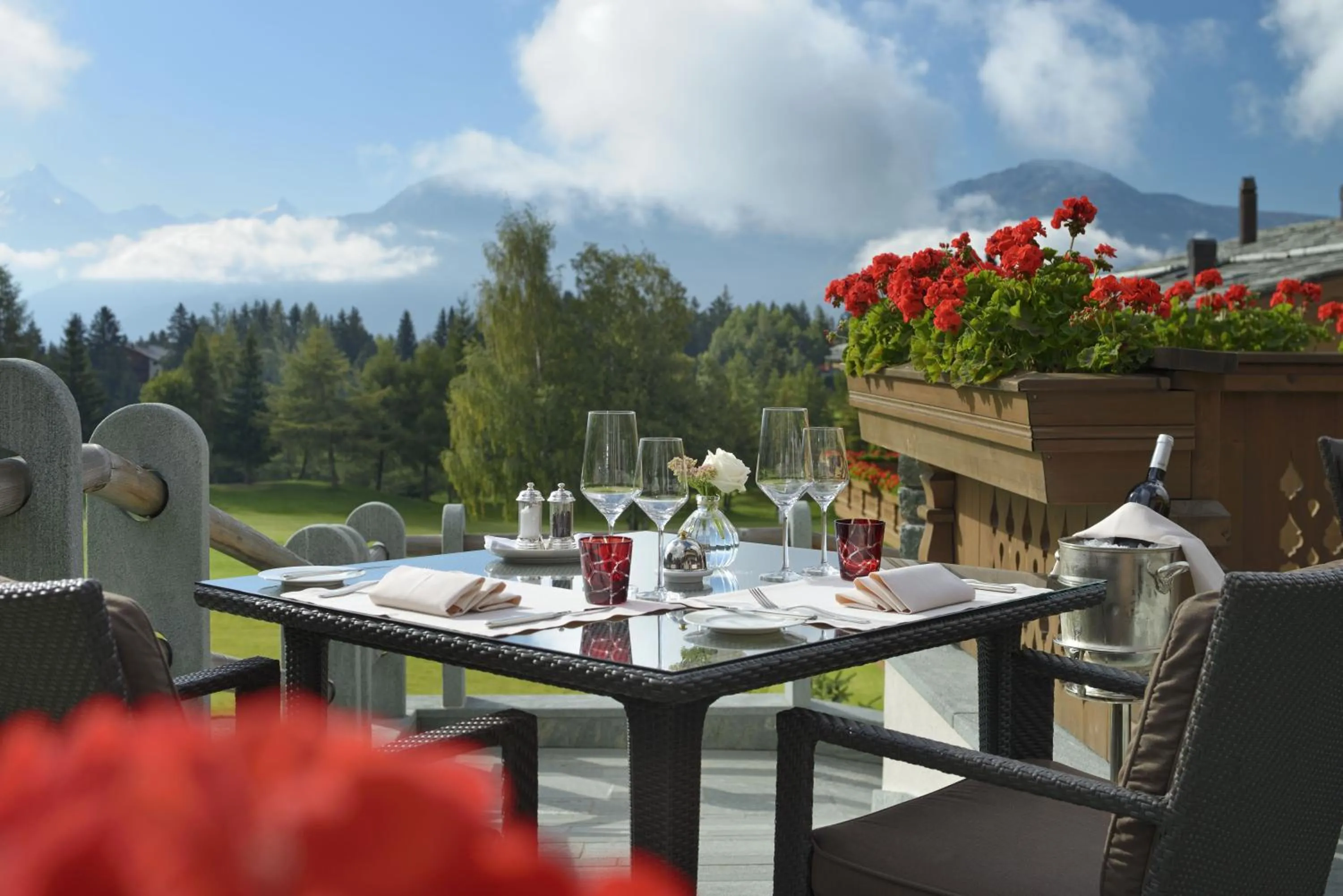 Restaurant/places to eat in Guarda Golf Hotel & Residences