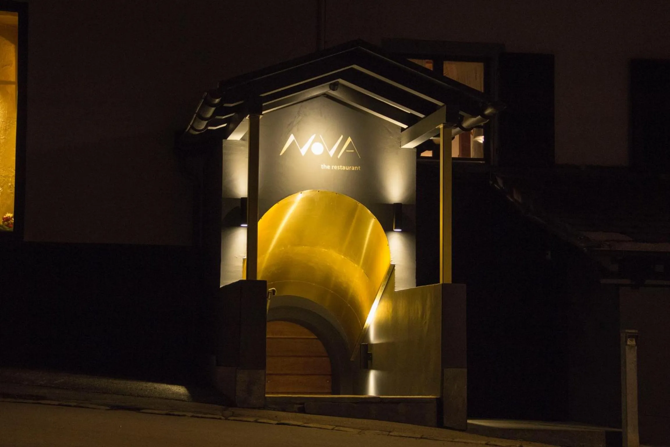 Restaurant/places to eat in Hotel-Restaurant Bellevue