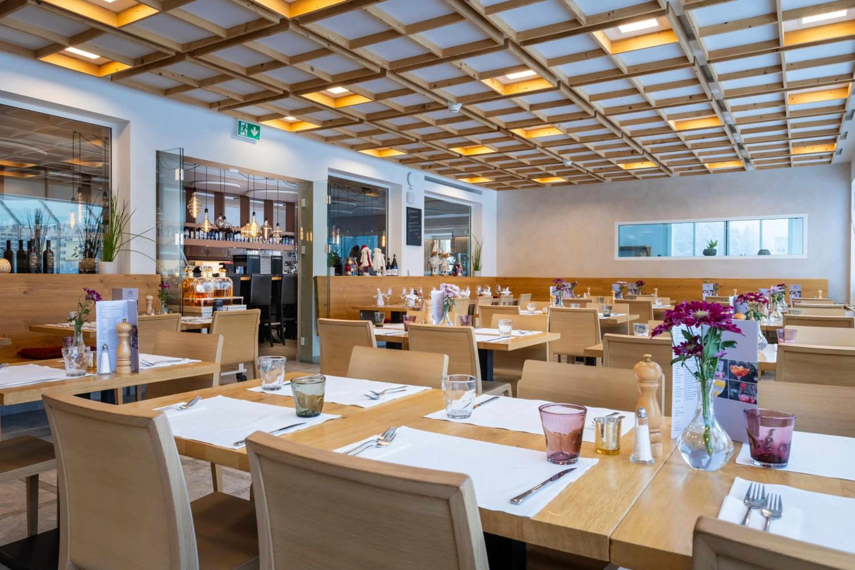 Restaurant/places to eat in Hotel Sonne St. Moritz 3* Superior