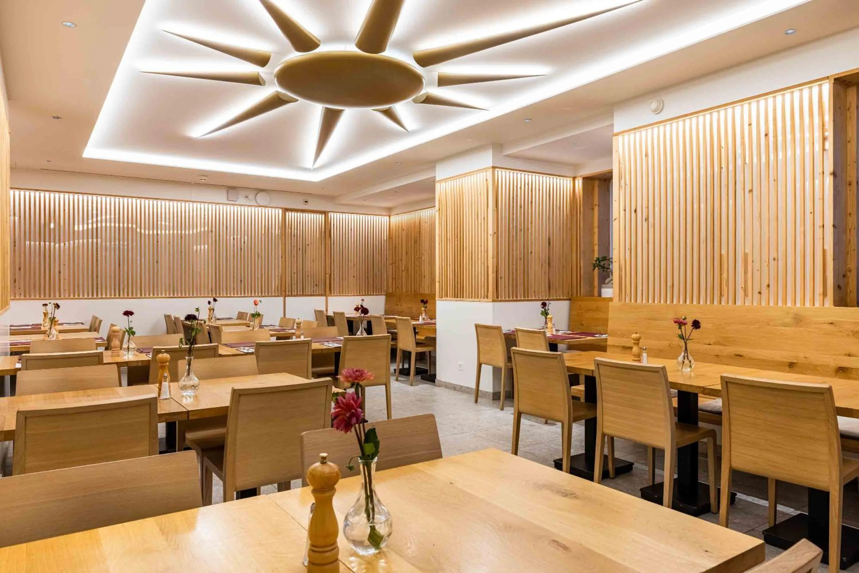 Restaurant/places to eat in Hotel Sonne St. Moritz 3* Superior