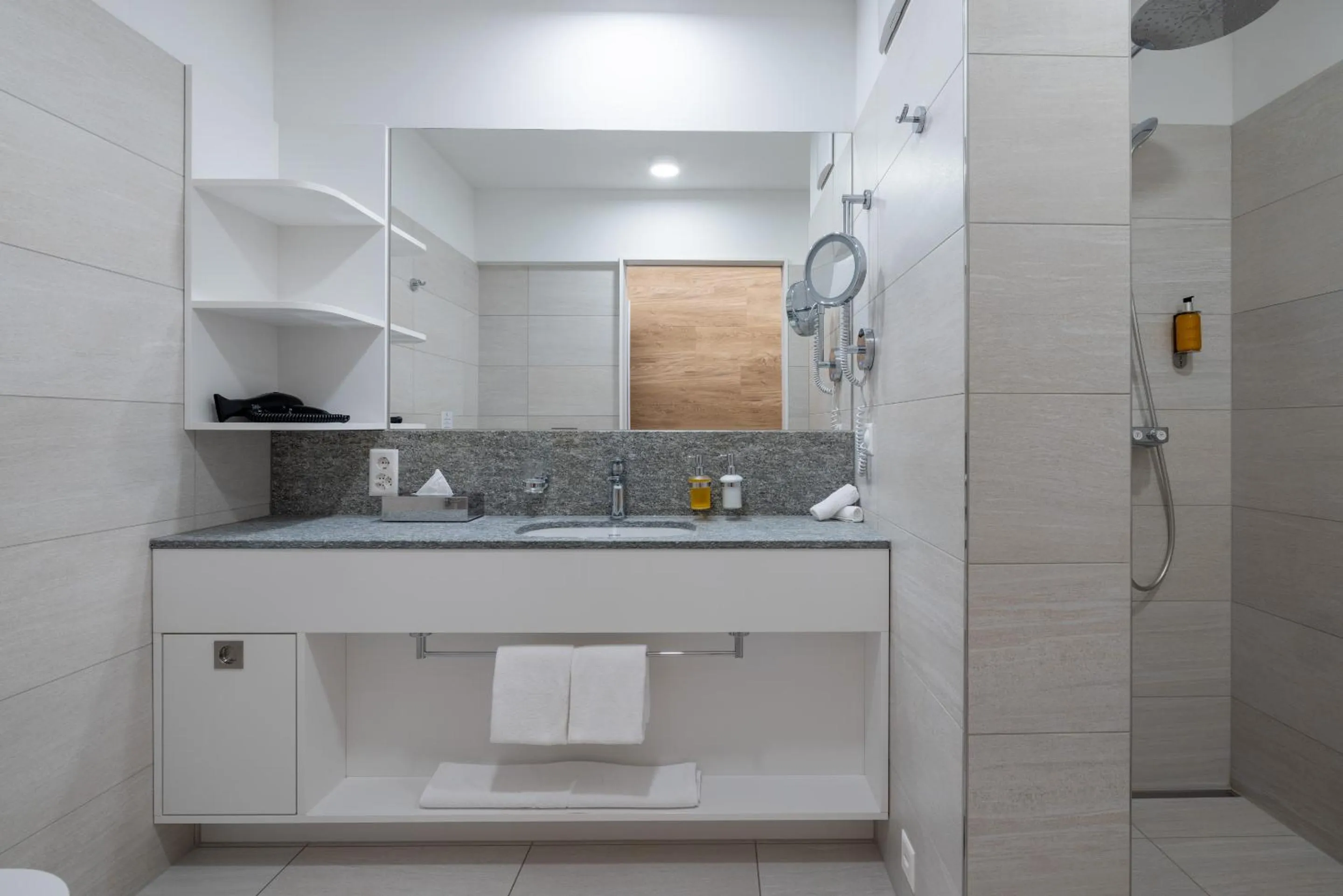 Bathroom in Hotel Sonne St. Moritz 3* Superior