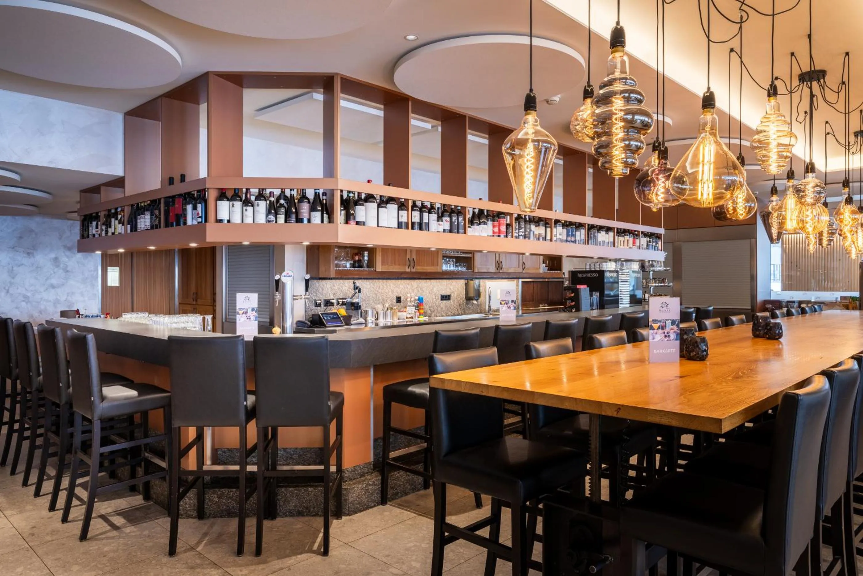 Lounge or bar in Hotel Sonne St. Moritz 3* Superior