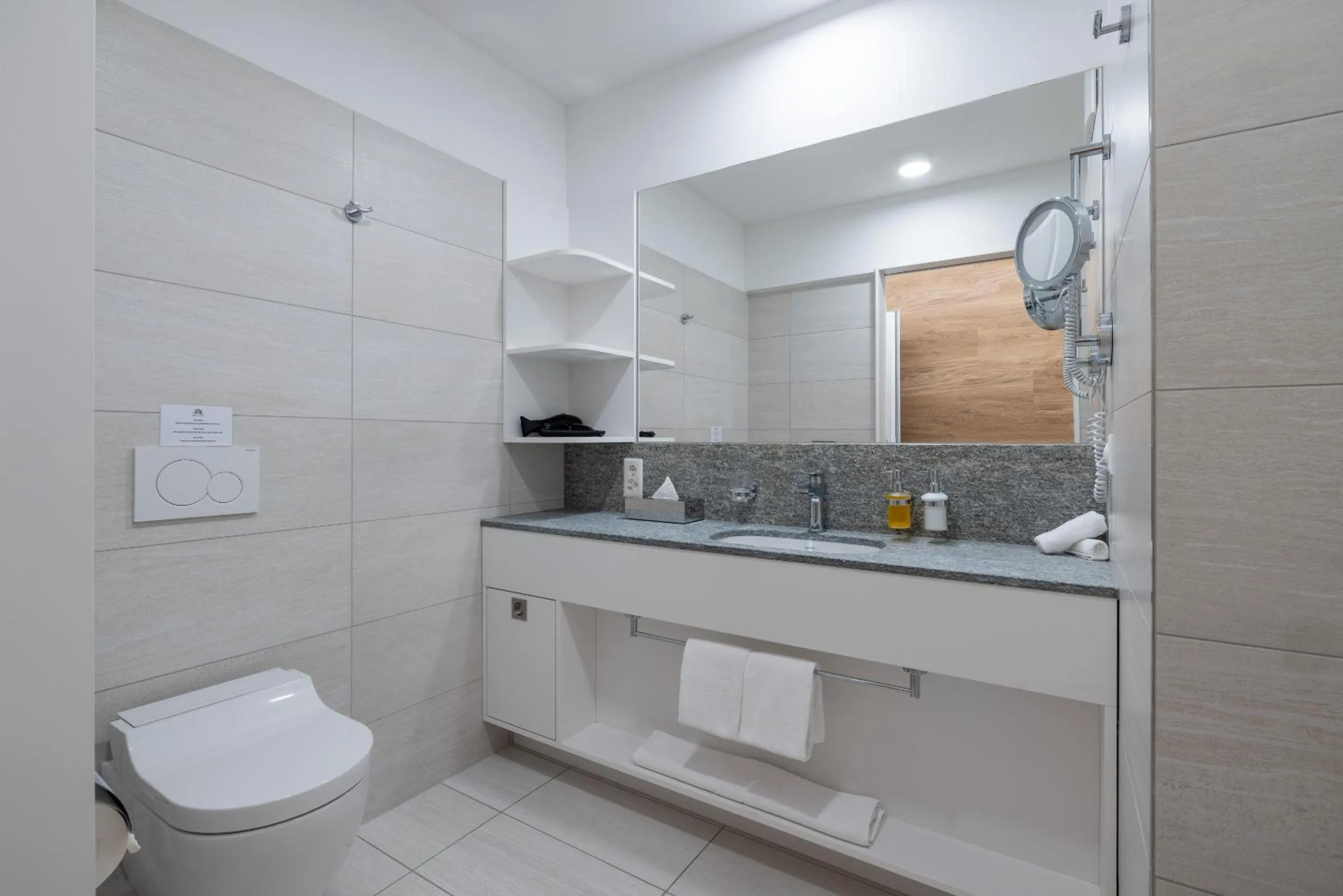 Bathroom in Hotel Sonne St. Moritz 3* Superior