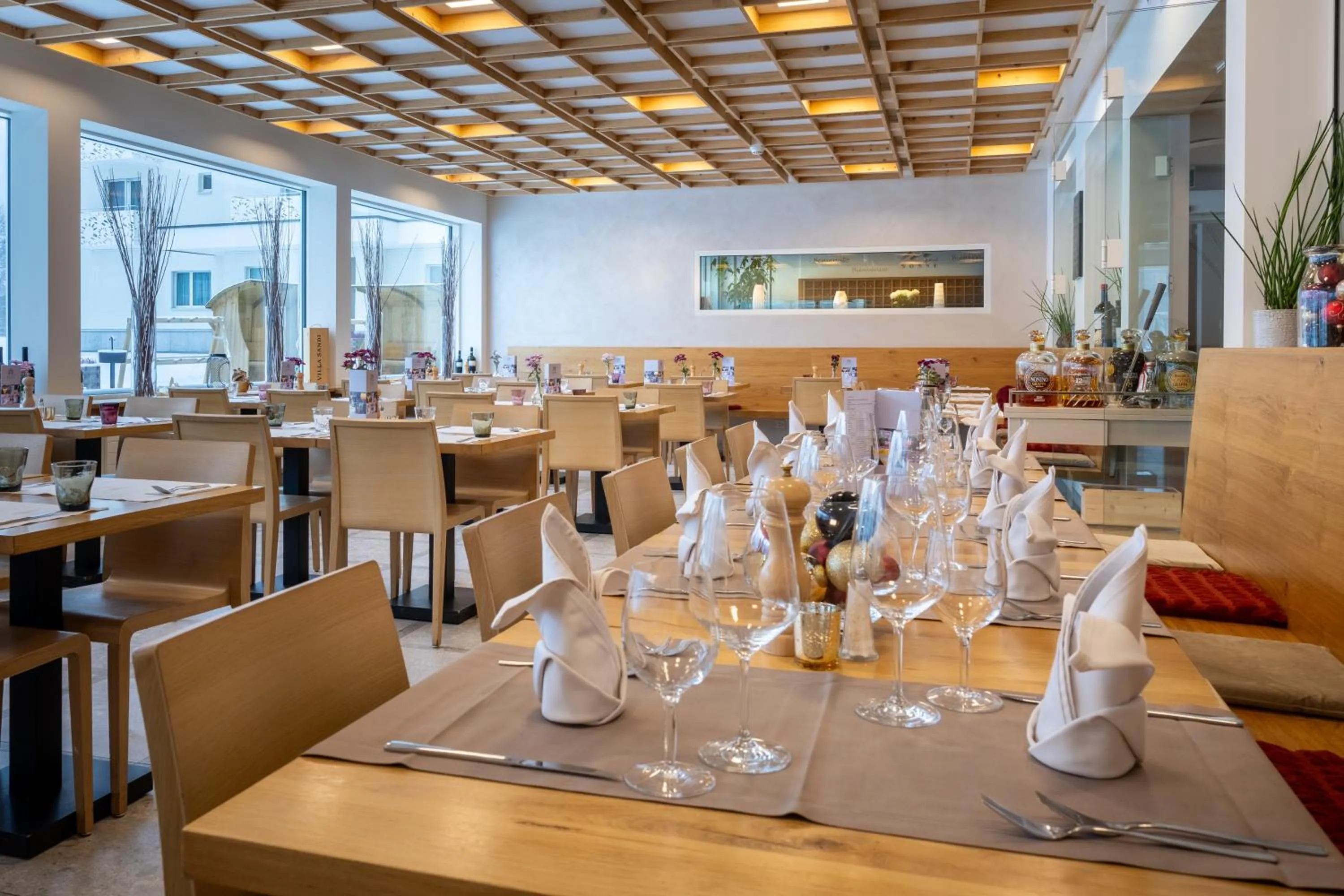 Restaurant/places to eat in Hotel Sonne St. Moritz 3* Superior