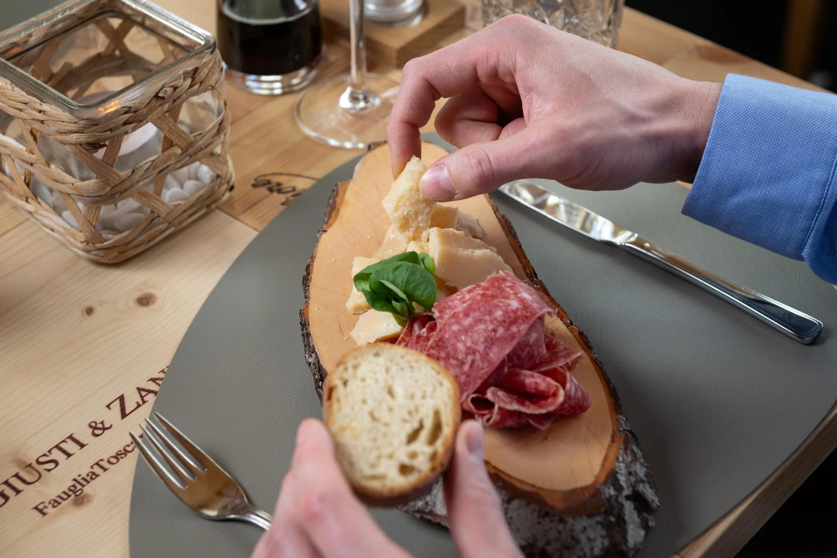 Restaurant/places to eat in Hostel by Randolins