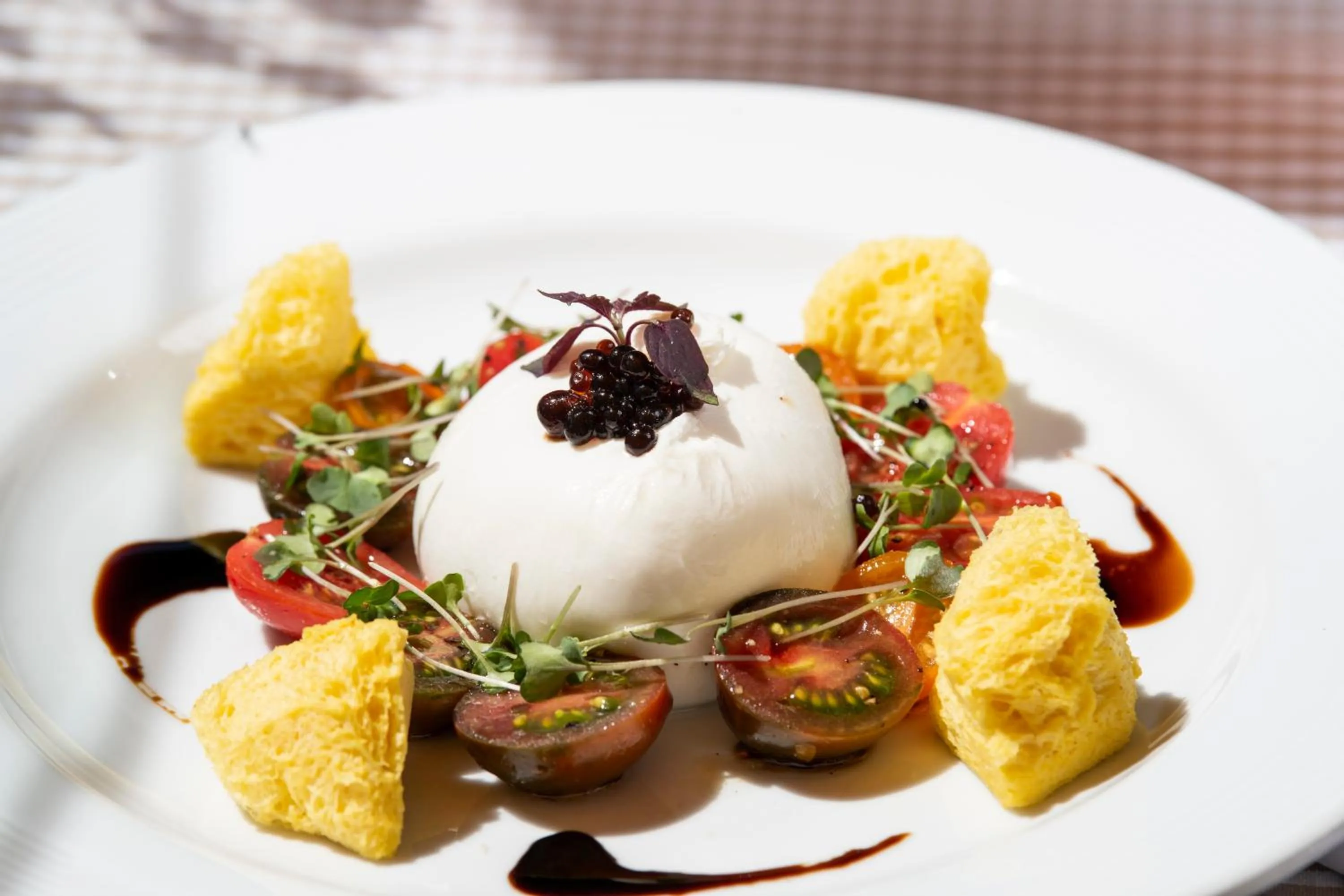 Food and drinks in Hostel by Randolins