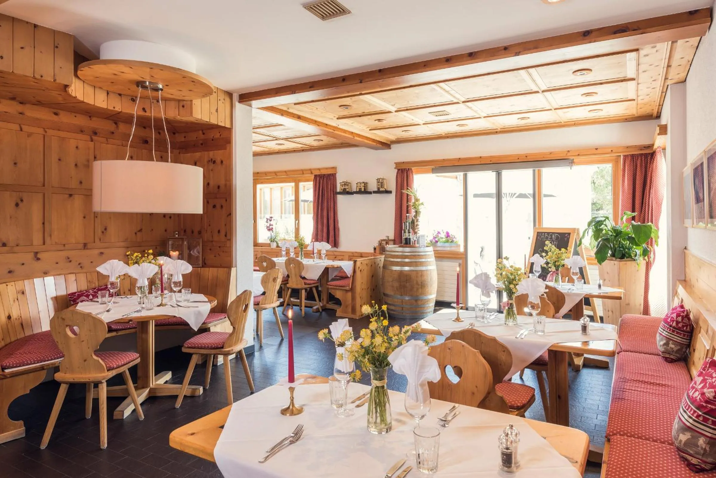 Restaurant/places to eat in Hostel by Randolins