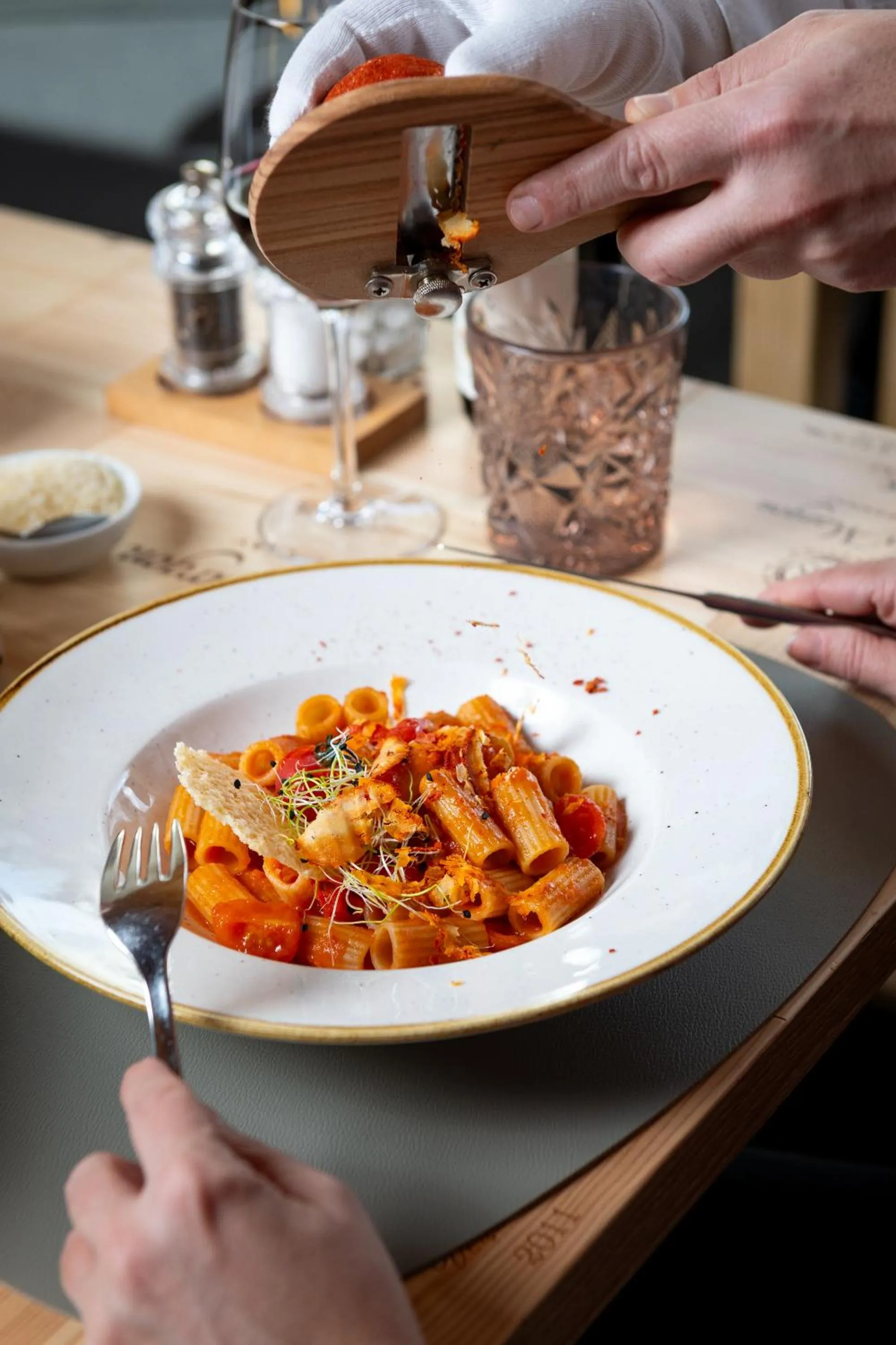 Food and drinks in Hostel by Randolins