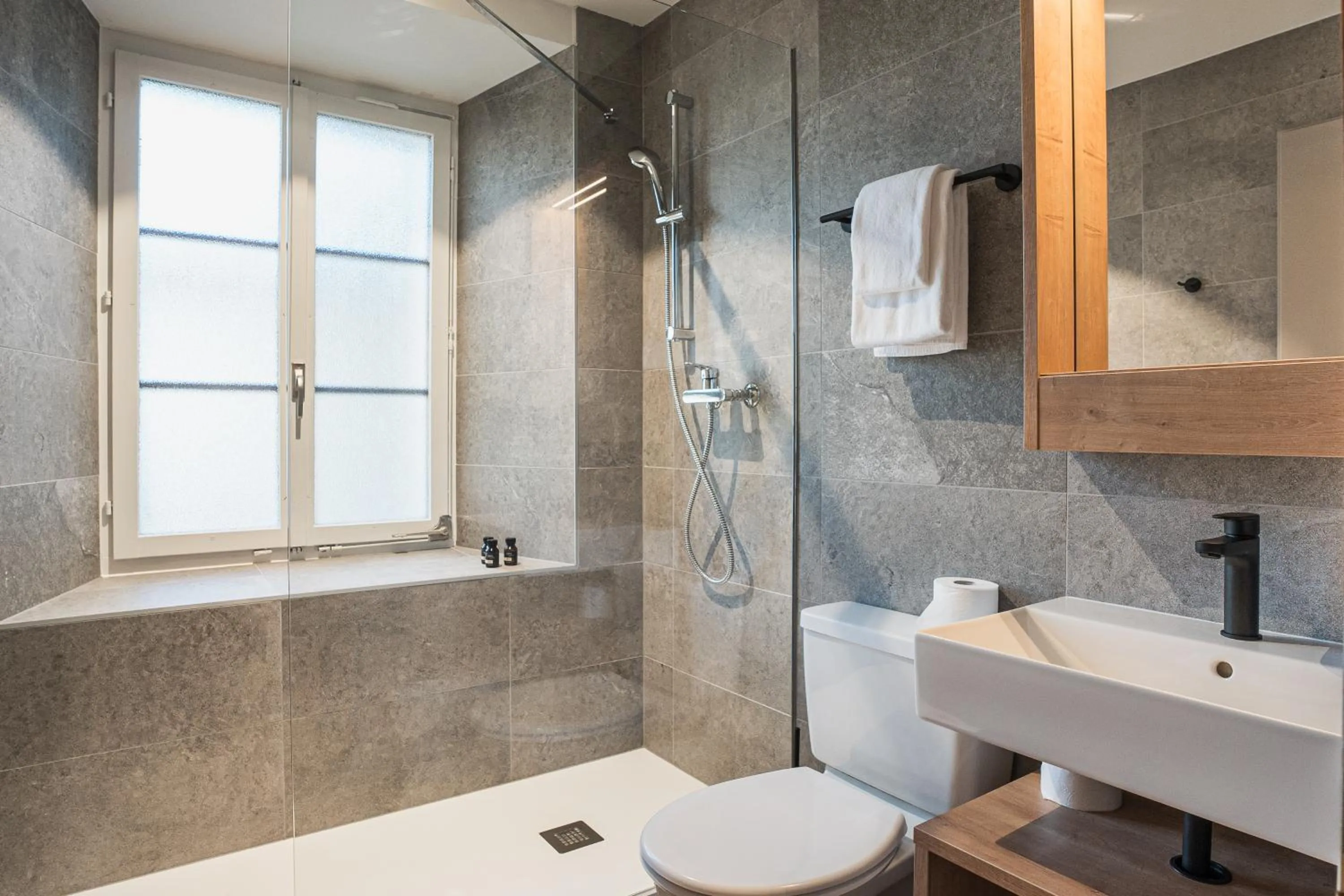 Shower in Hotel Brocco & Posta