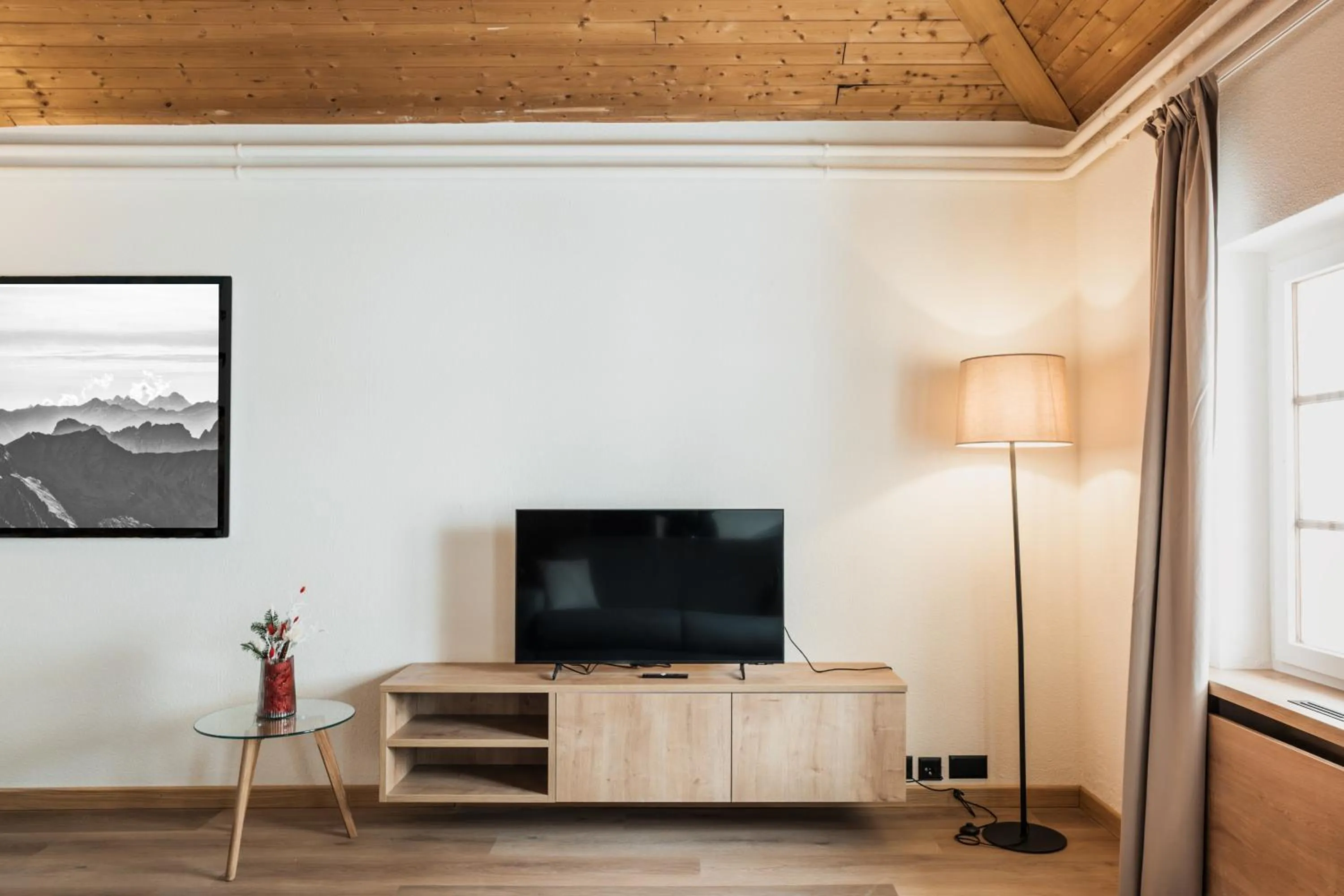 TV and multimedia in Hotel Brocco & Posta