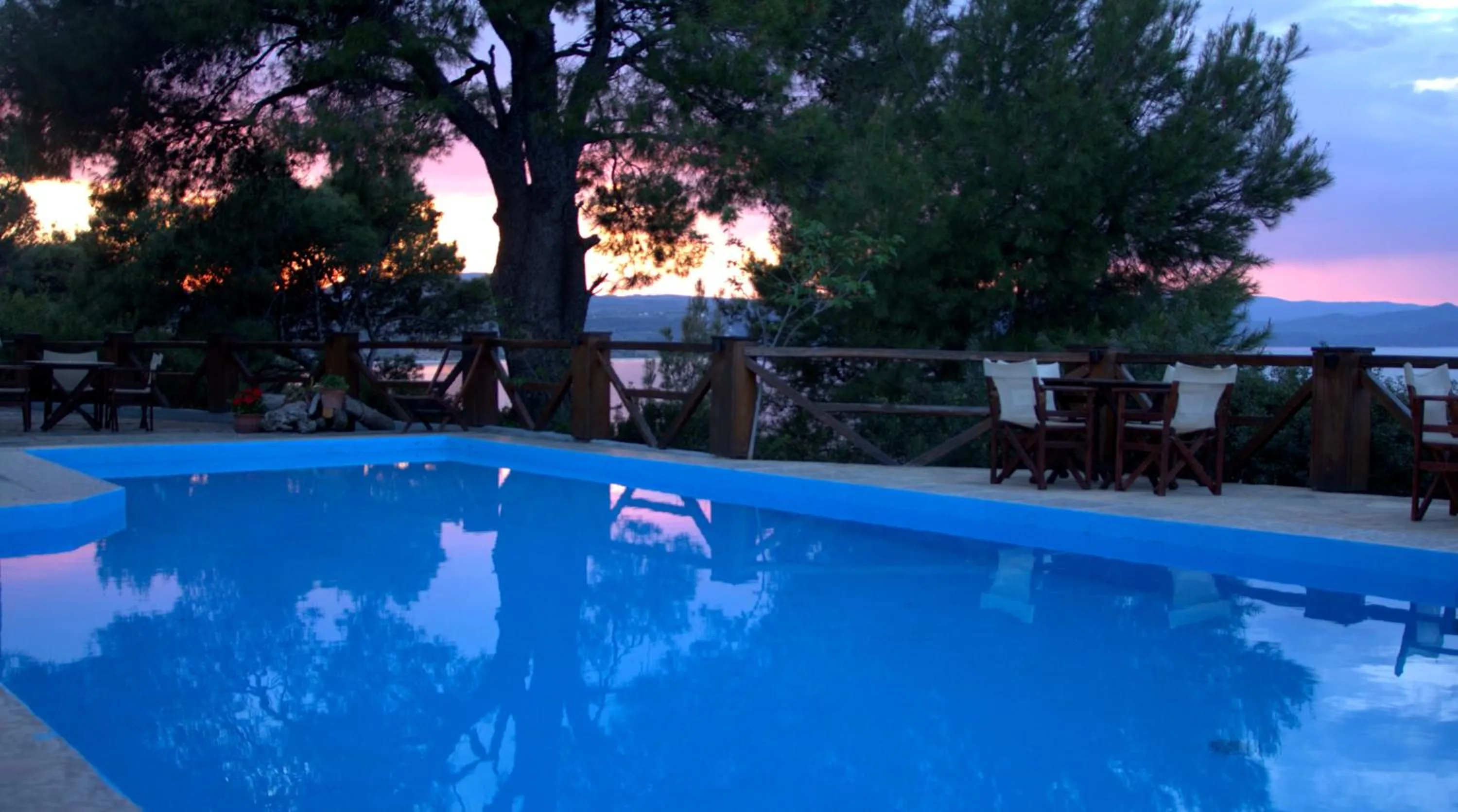 Swimming pool in Heos Accommodation