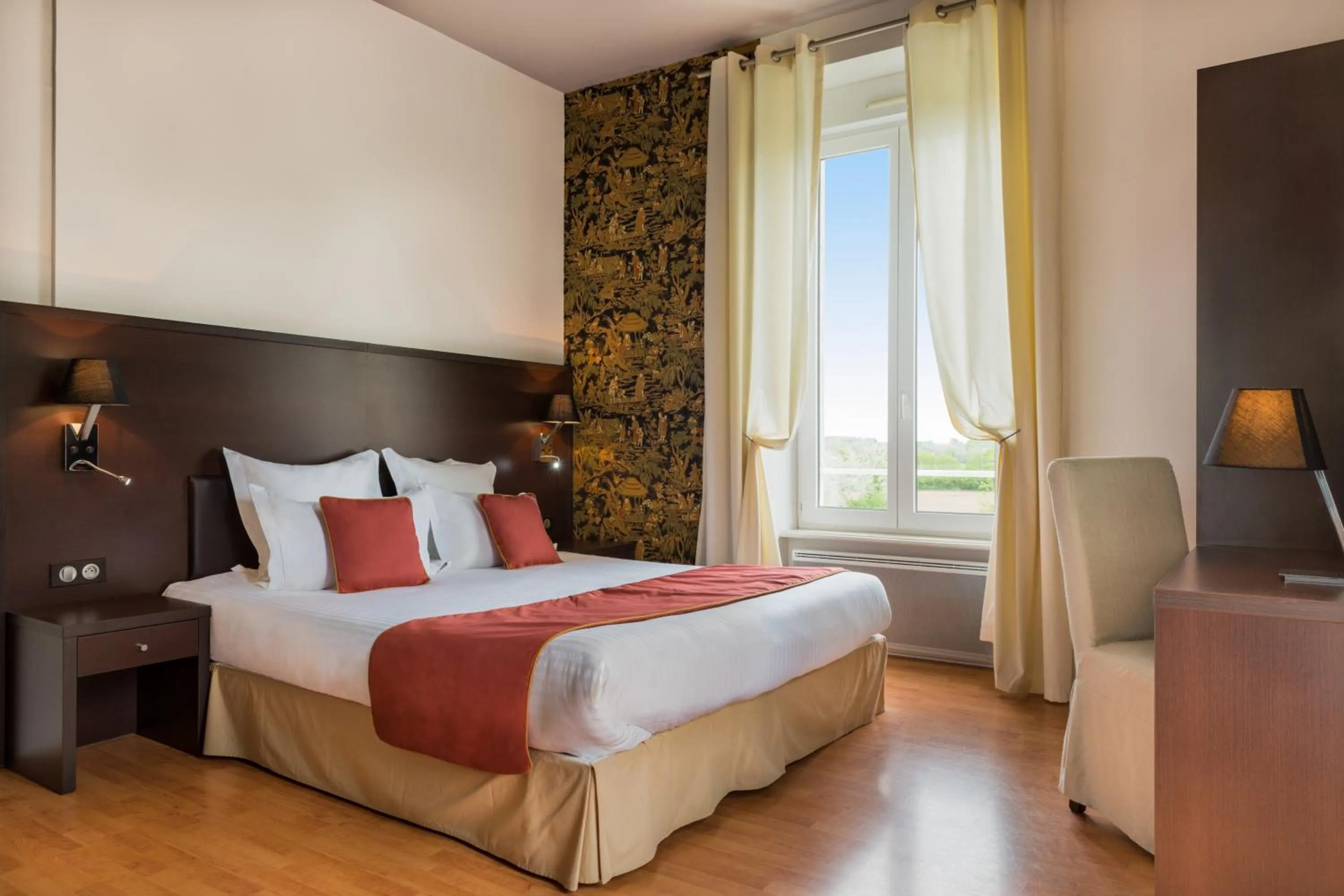 Bed in Manoir de Kerhuel de Quimper