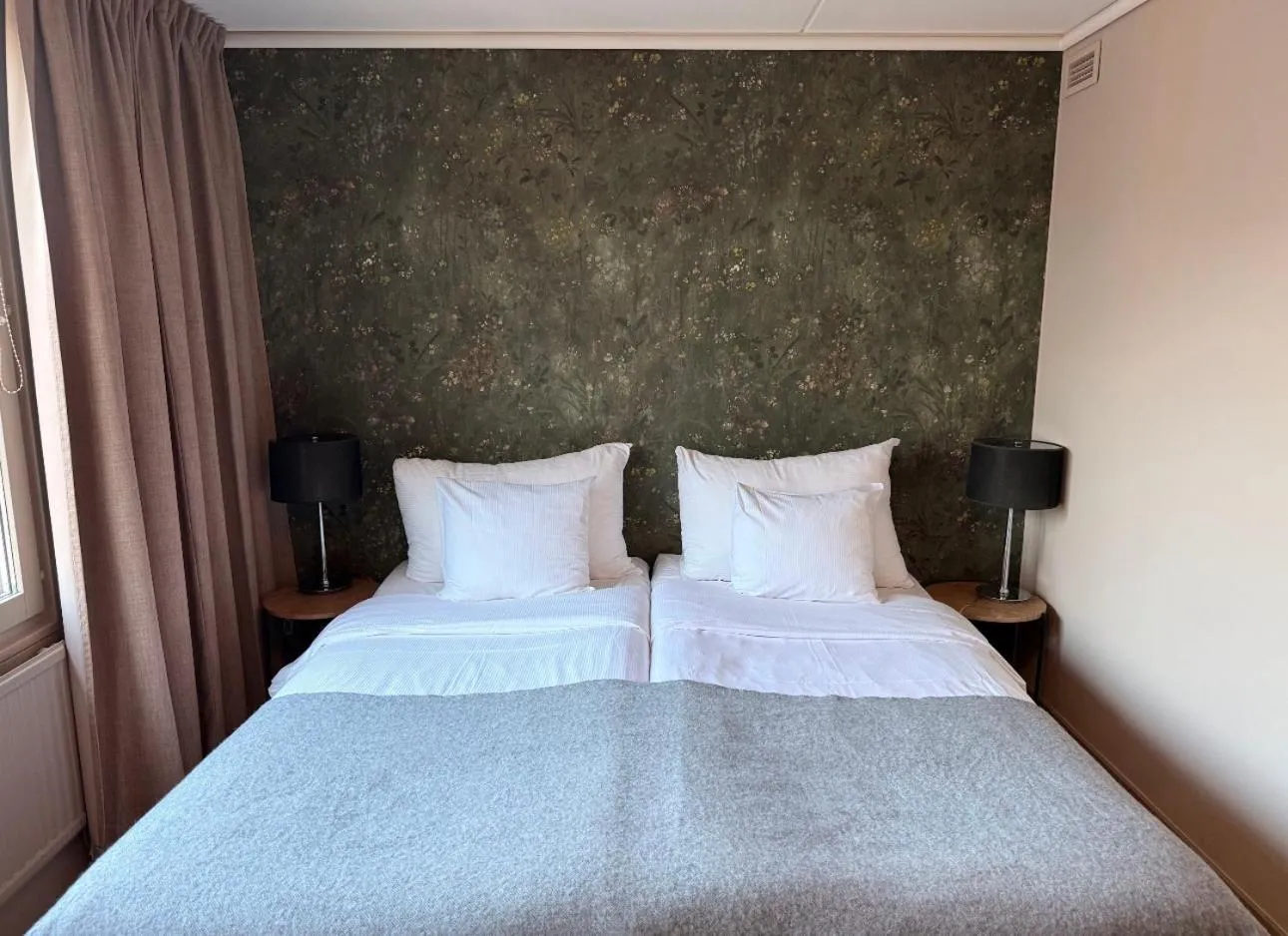 Bedroom, Bed in Home Hotel Tapto