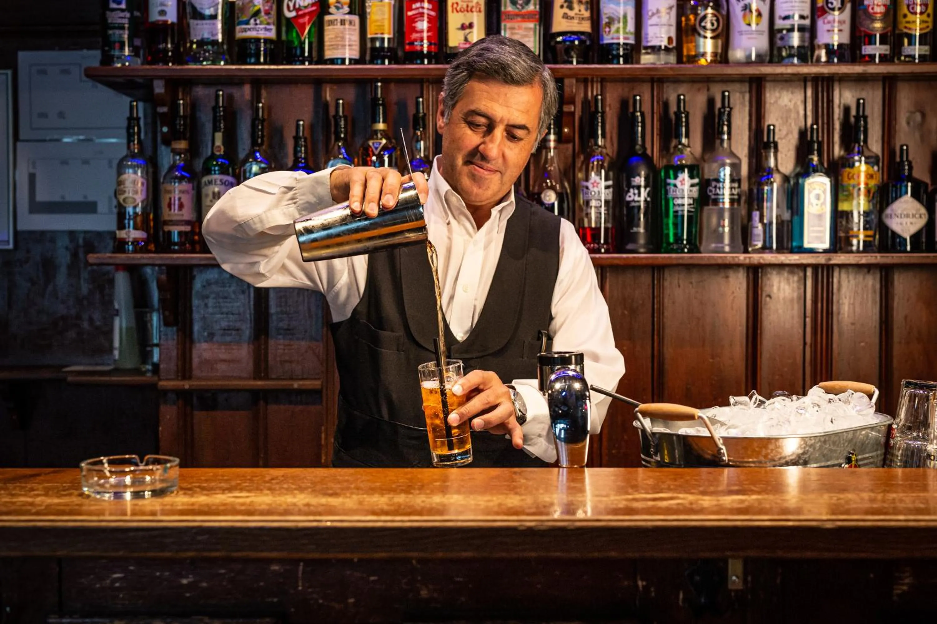 Lounge or bar in Hotel Schweizerhof St. Moritz