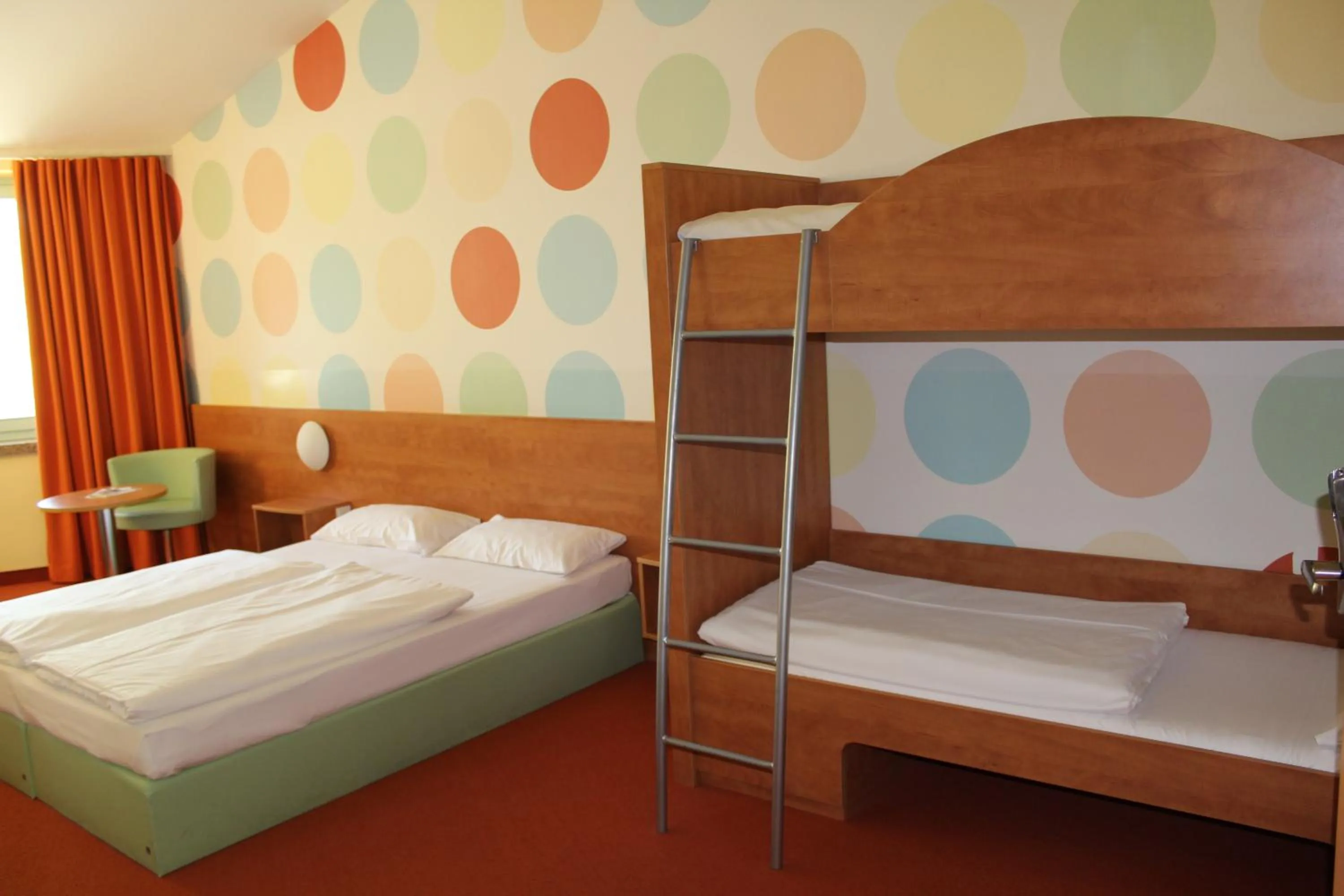 Day, Bed in Hotel Holledau