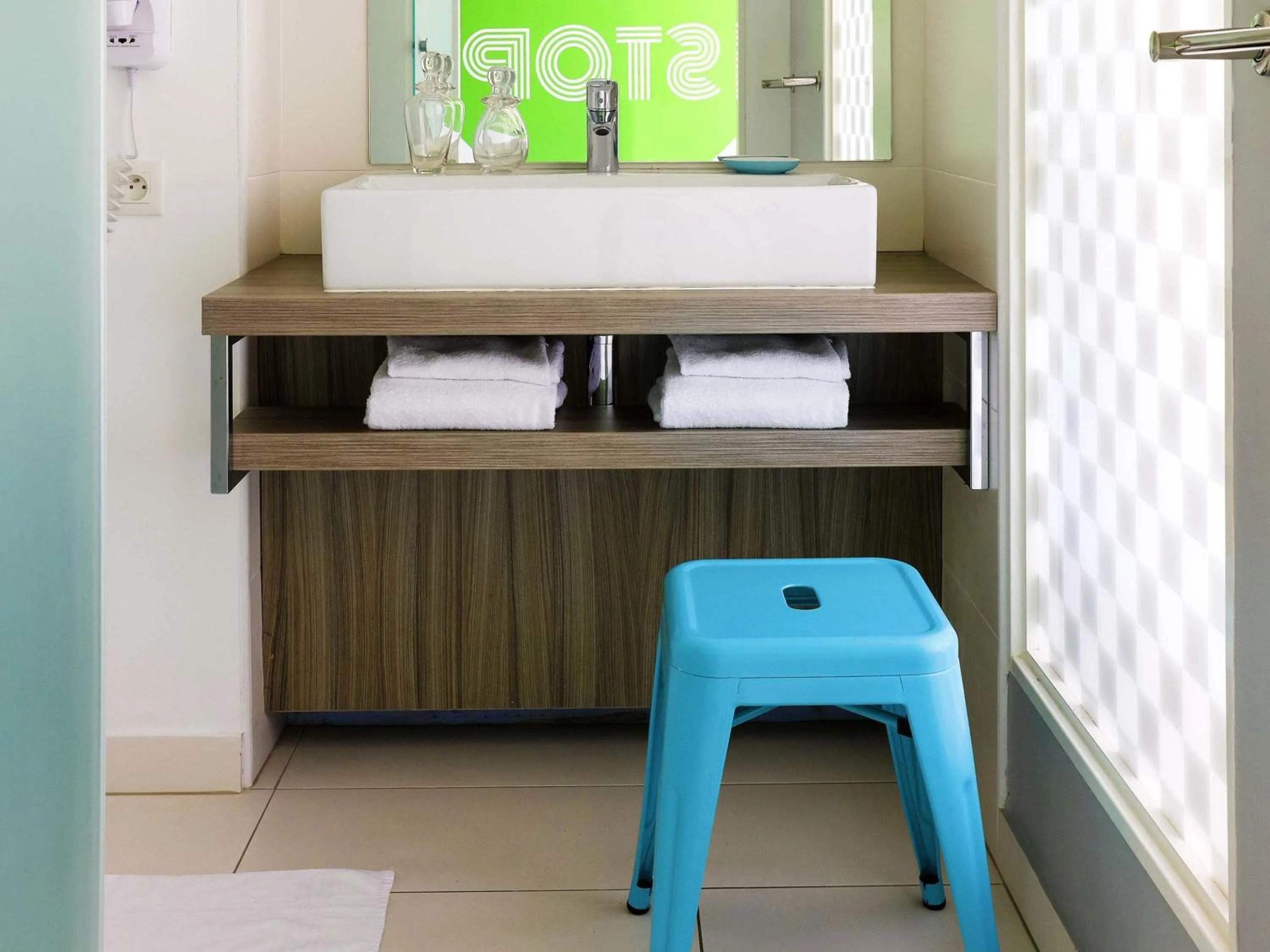 Bedroom, Bed in ibis Styles Le Mans Sud Mulsanne