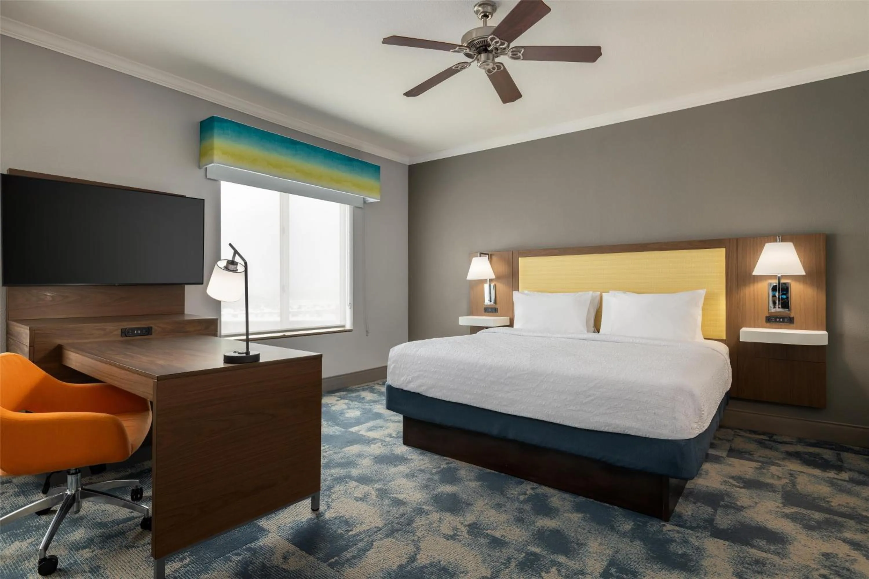 Bed in Hampton Inn & Suites Galveston