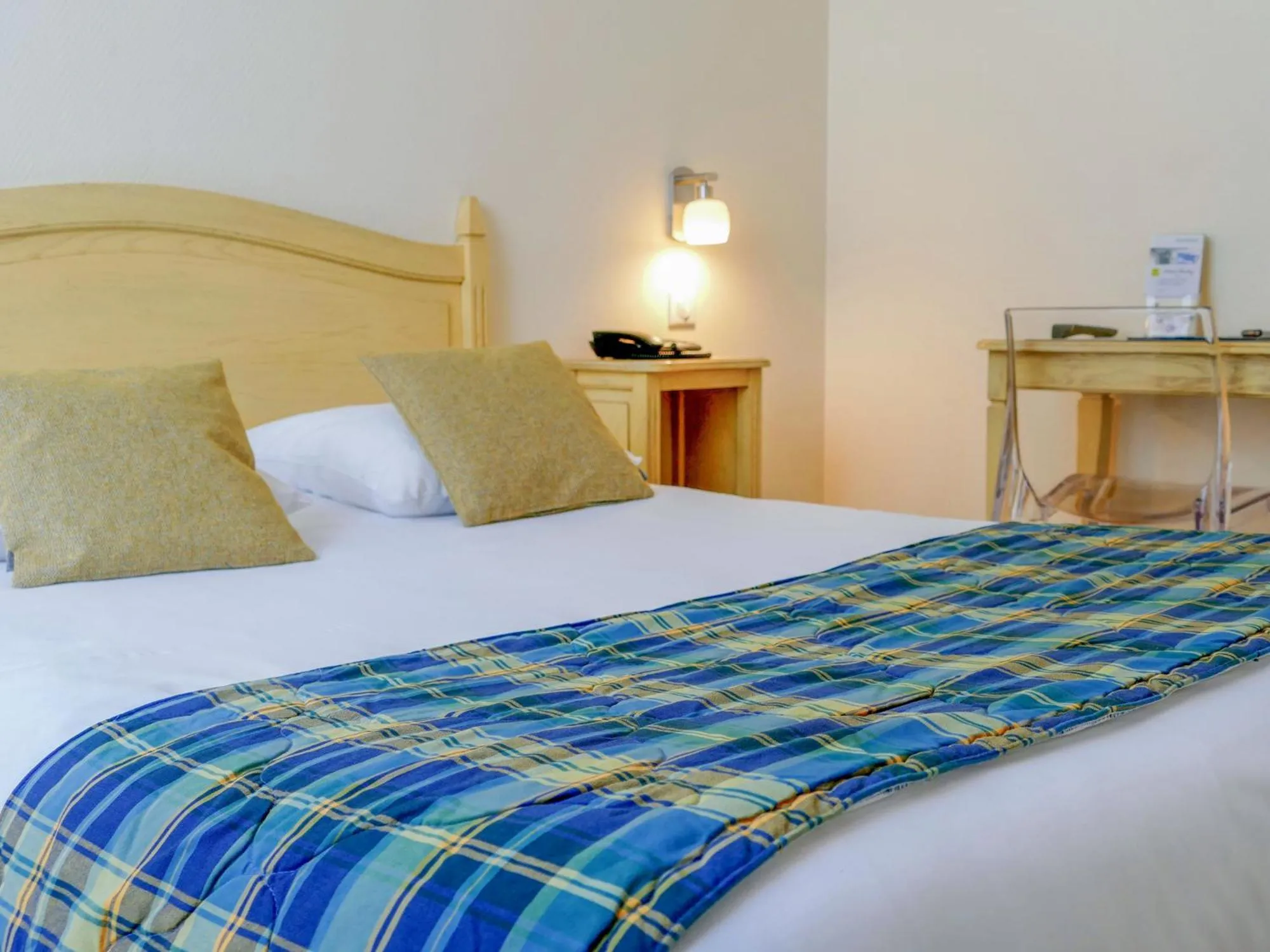 Bed in Hotel Berlioz EuroAirport Basel - Mulhouse - Freiburg