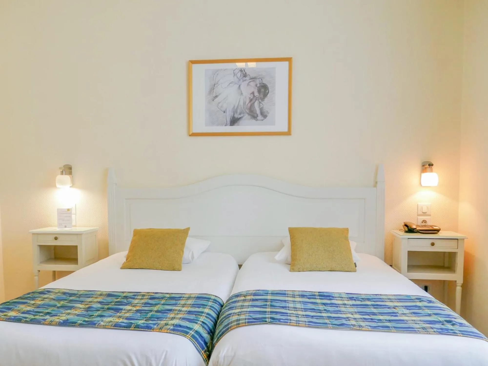 Bed in Hotel Berlioz EuroAirport Basel - Mulhouse - Freiburg