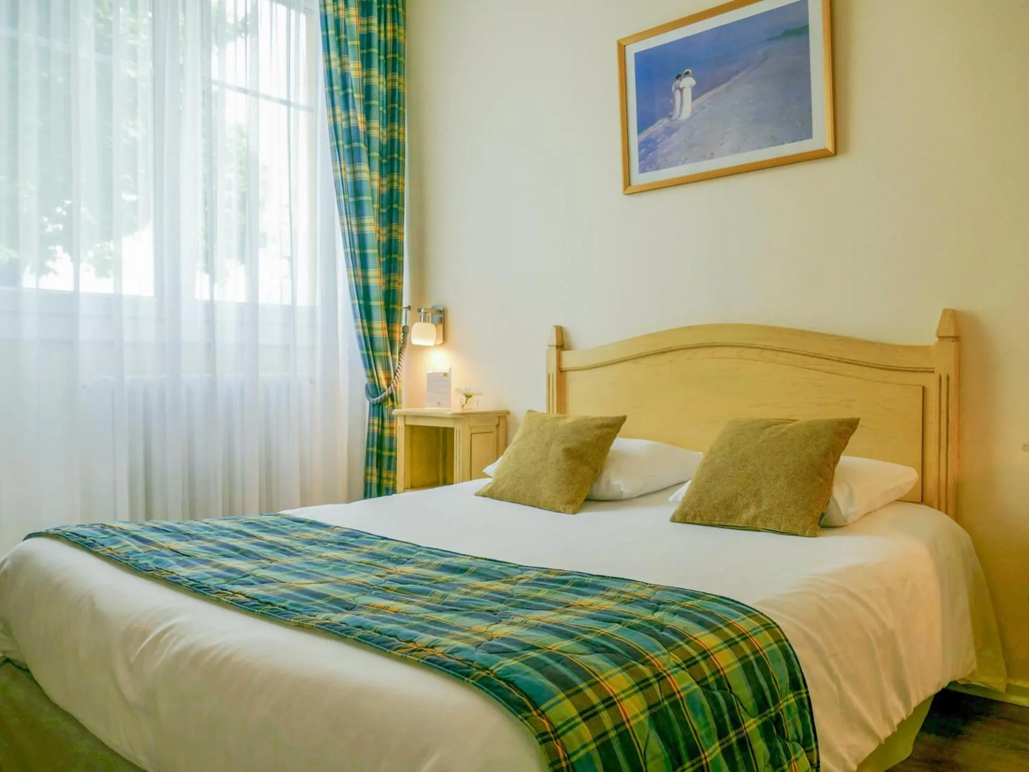 Bed in Hotel Berlioz EuroAirport Basel - Mulhouse - Freiburg