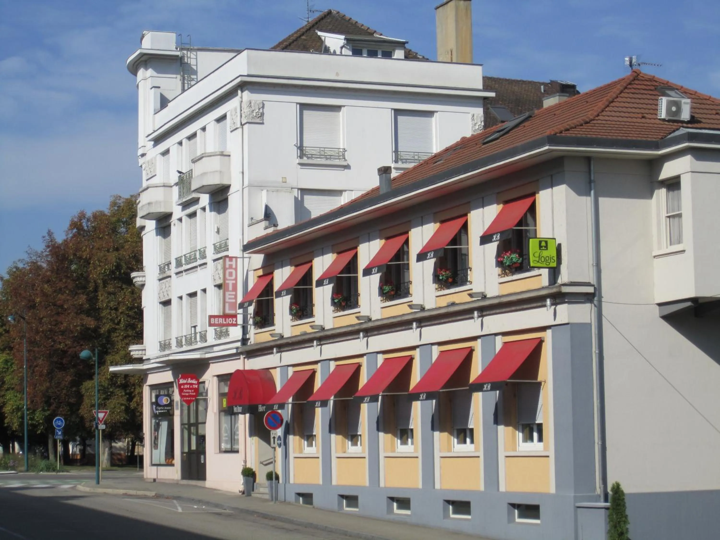 Facade/entrance in Hotel Berlioz EuroAirport Basel - Mulhouse - Freiburg