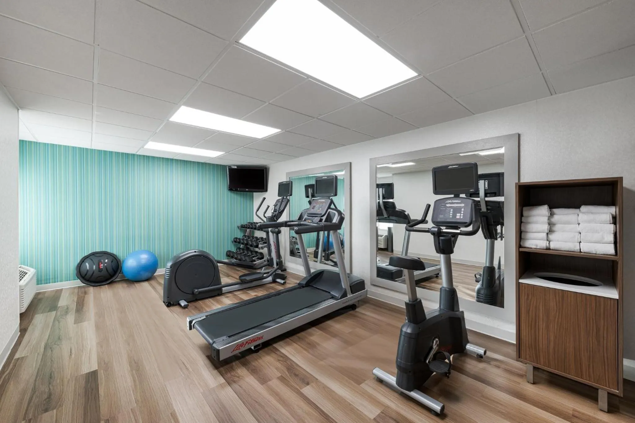 Fitness centre/facilities in Holiday Inn Express San Diego - Sea World Area by IHG