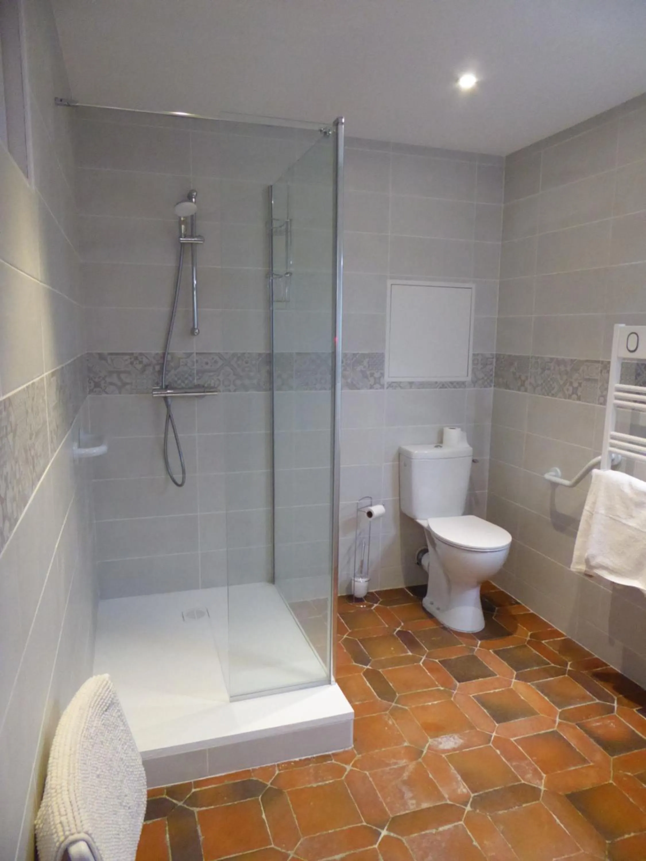 Bathroom in Logis Hôtel L'Arche de Noé