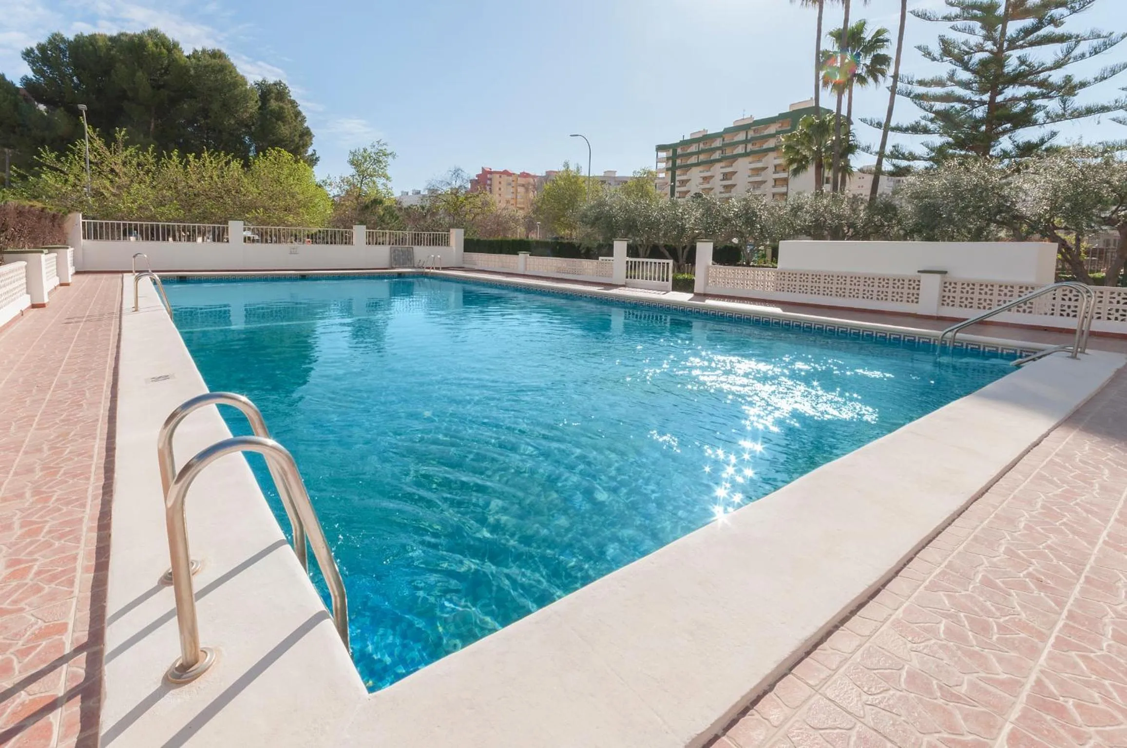 Swimming pool in Rosmeri