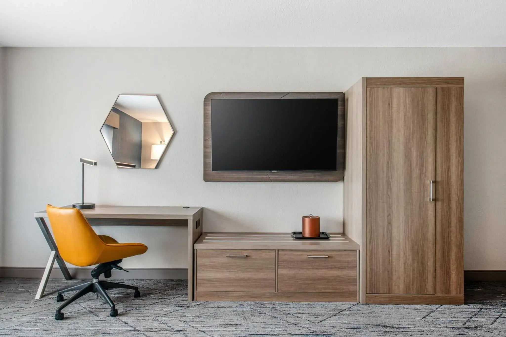 King Room - Disability Access Roll in Shower in Holiday Inn Express San Diego - Sorrento Valley by IHG King Room - Disability Access Roll in Shower in Holiday Inn Express San Diego - Sorrento Valley by IHG