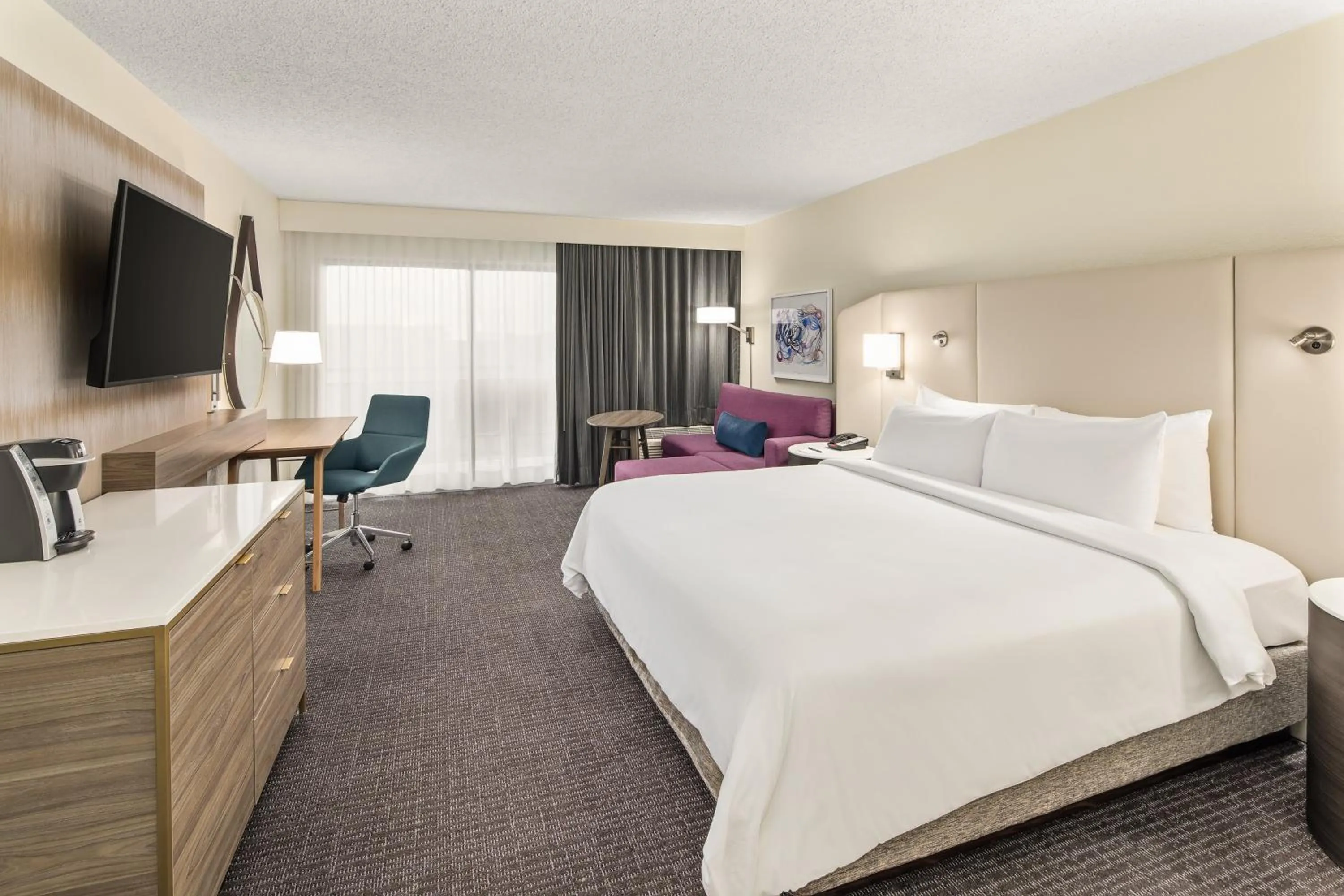 Photo of the whole room, Bed in Crowne Plaza Orlando - Lake Buena Vista by IHG