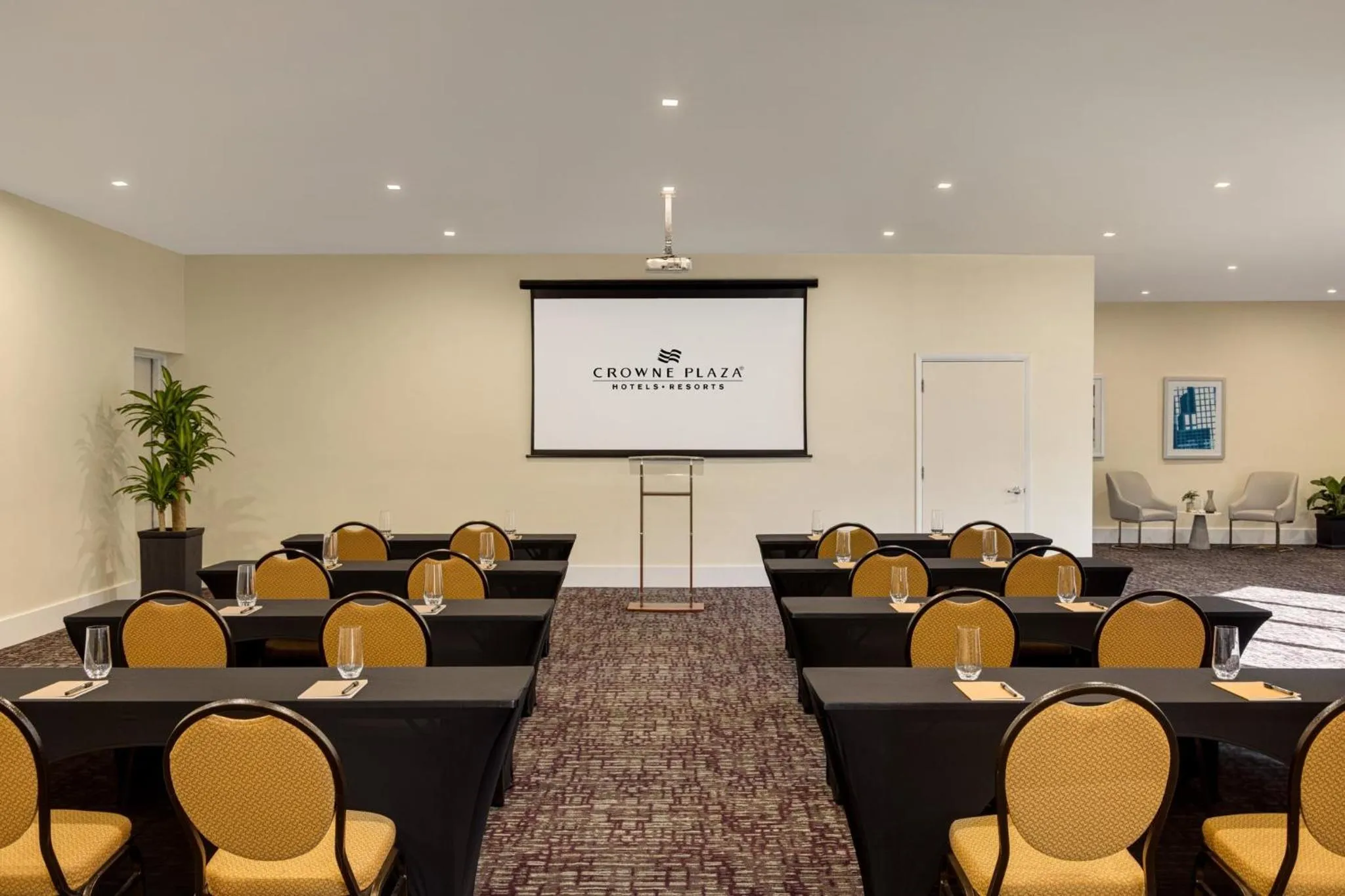 Meeting/conference room in Crowne Plaza Orlando - Lake Buena Vista by IHG