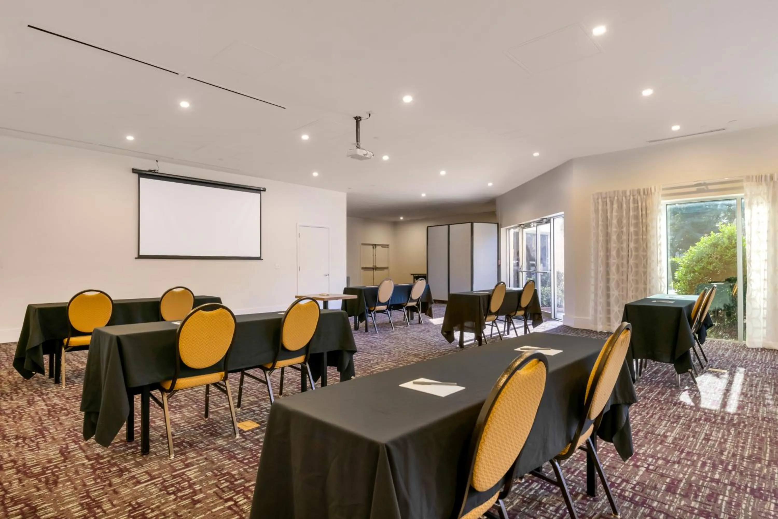 Meeting/conference room in Crowne Plaza Orlando - Lake Buena Vista by IHG