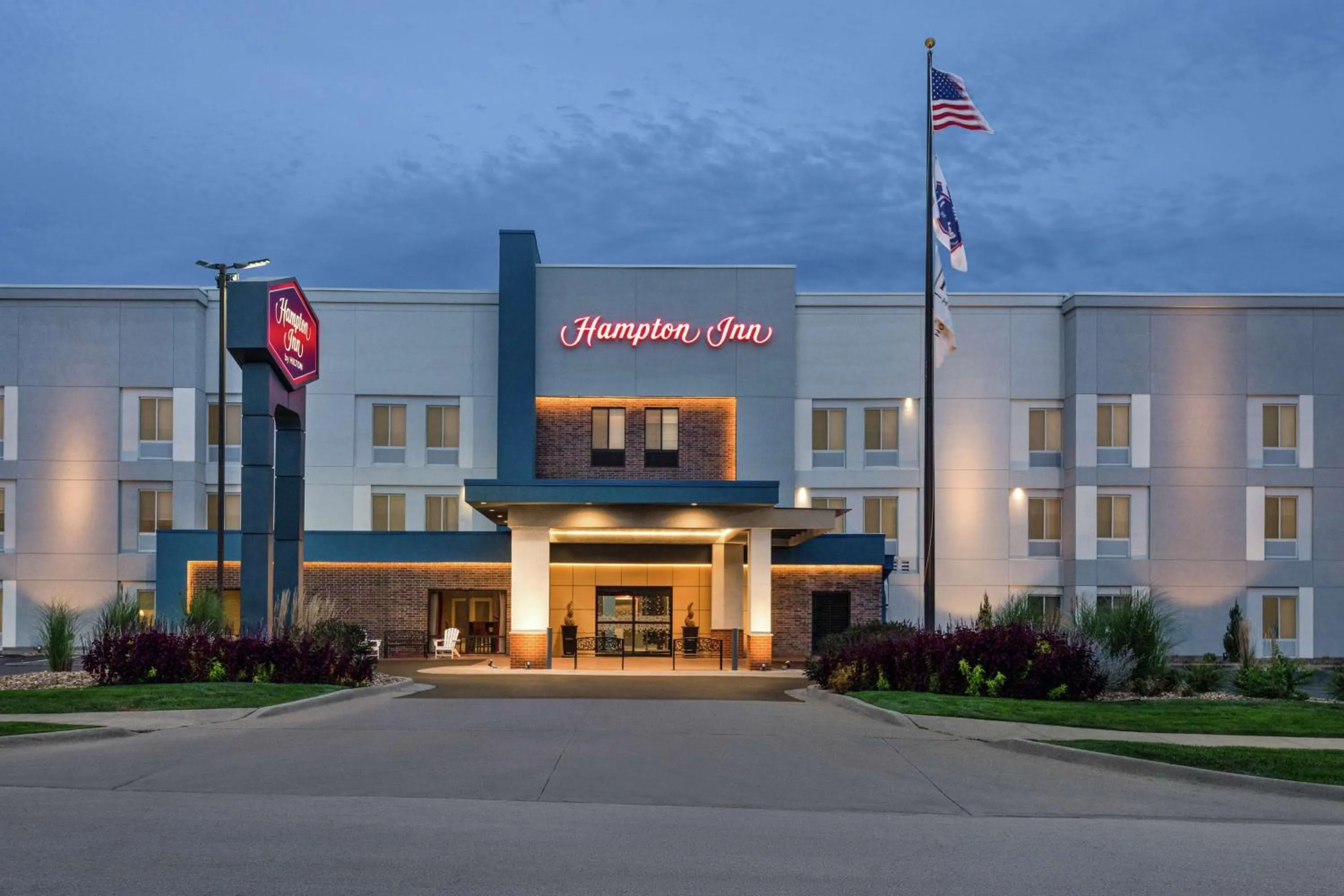 Property building in Hampton Inn Kansas City Blue Springs
