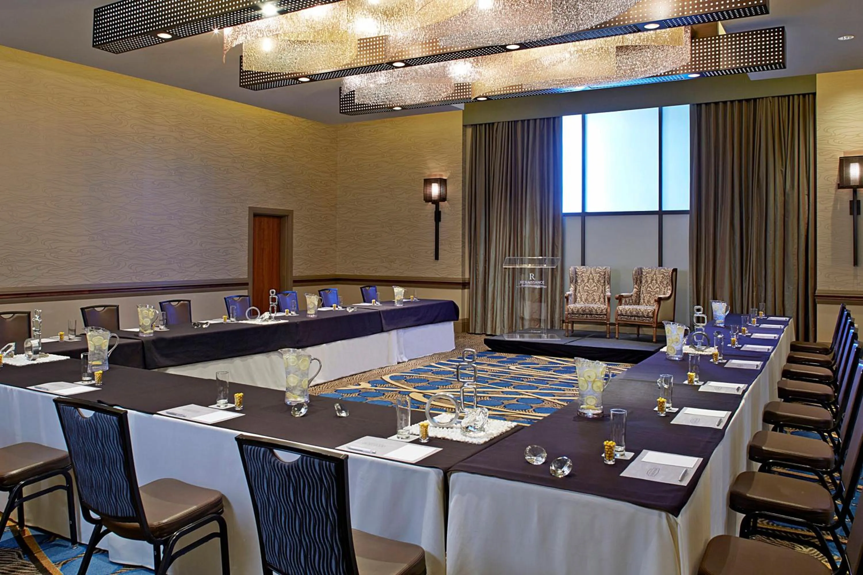 Meeting/conference room in Renaissance Atlanta Midtown Hotel