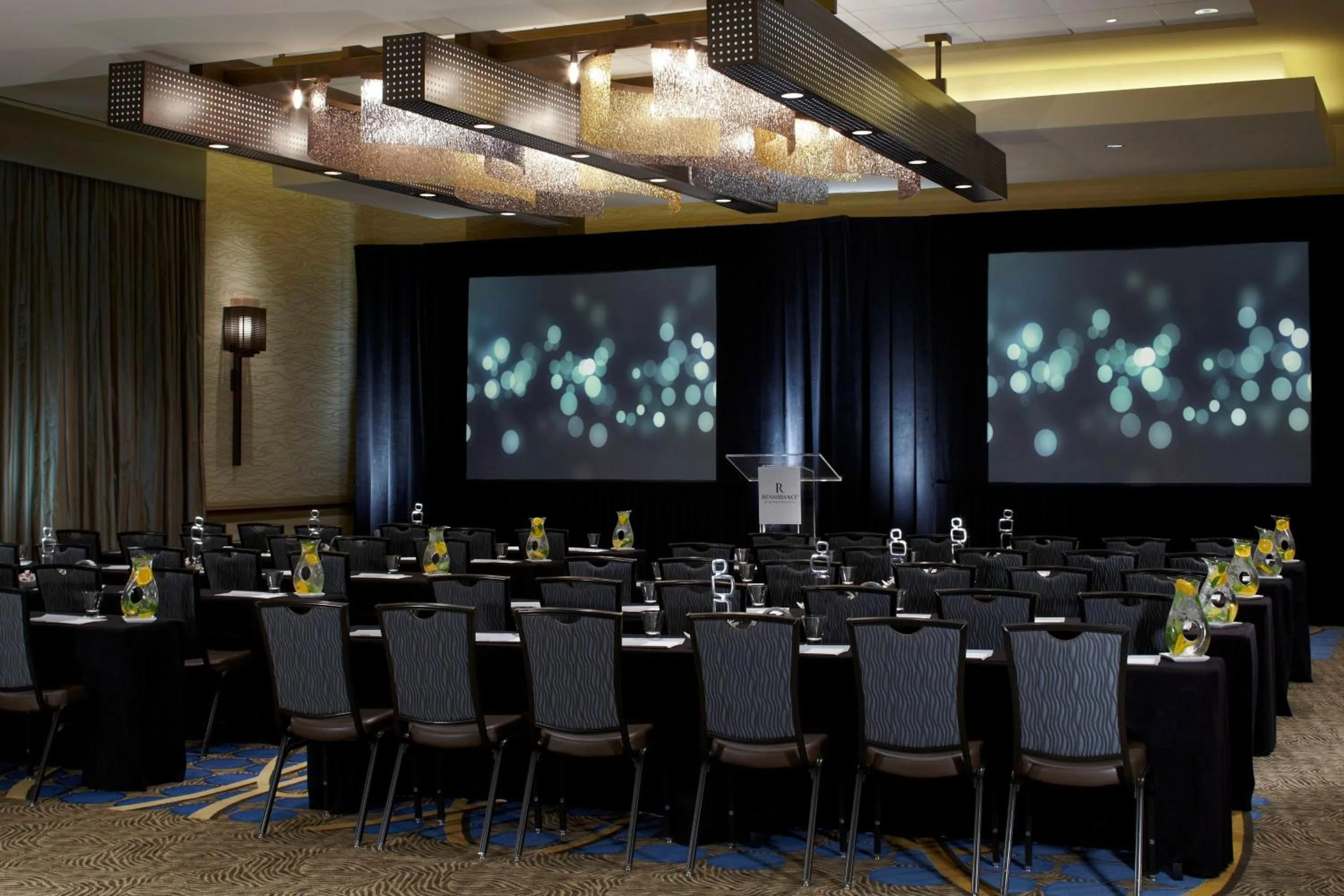 Meeting/conference room in Renaissance Atlanta Midtown Hotel