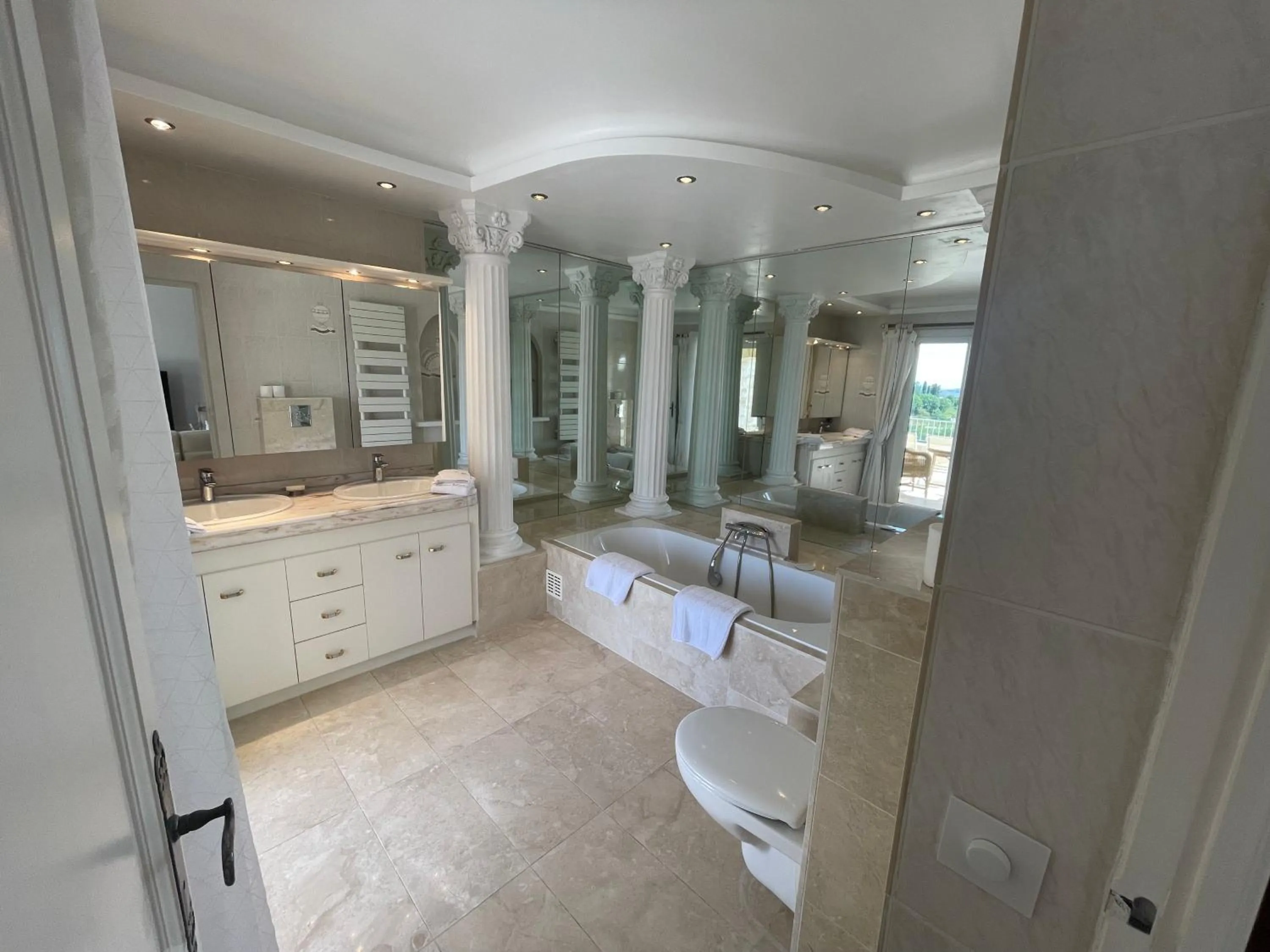 Shower in La Bergerie B&B