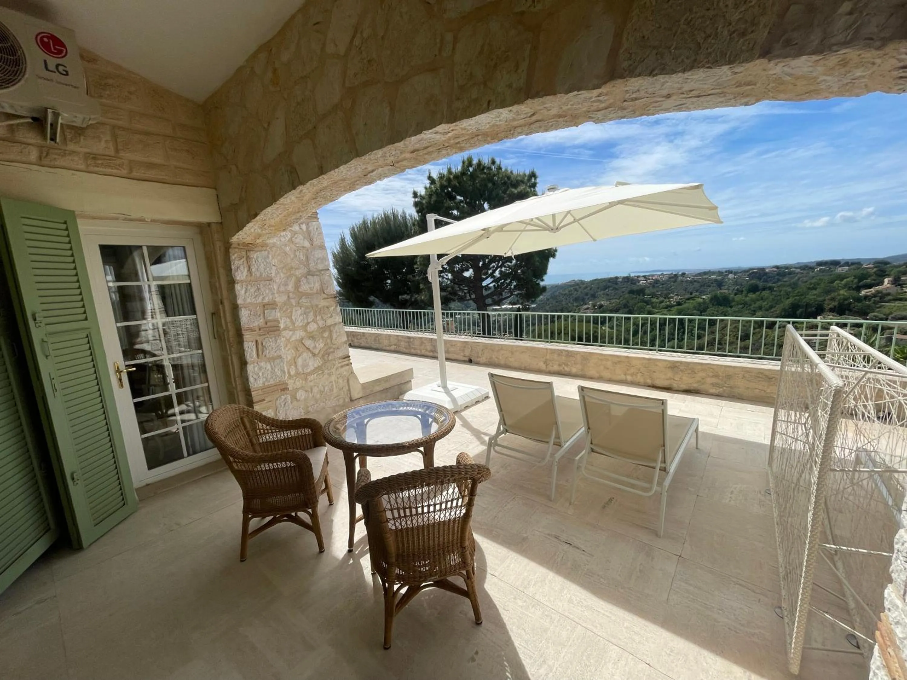 Patio in La Bergerie B&B