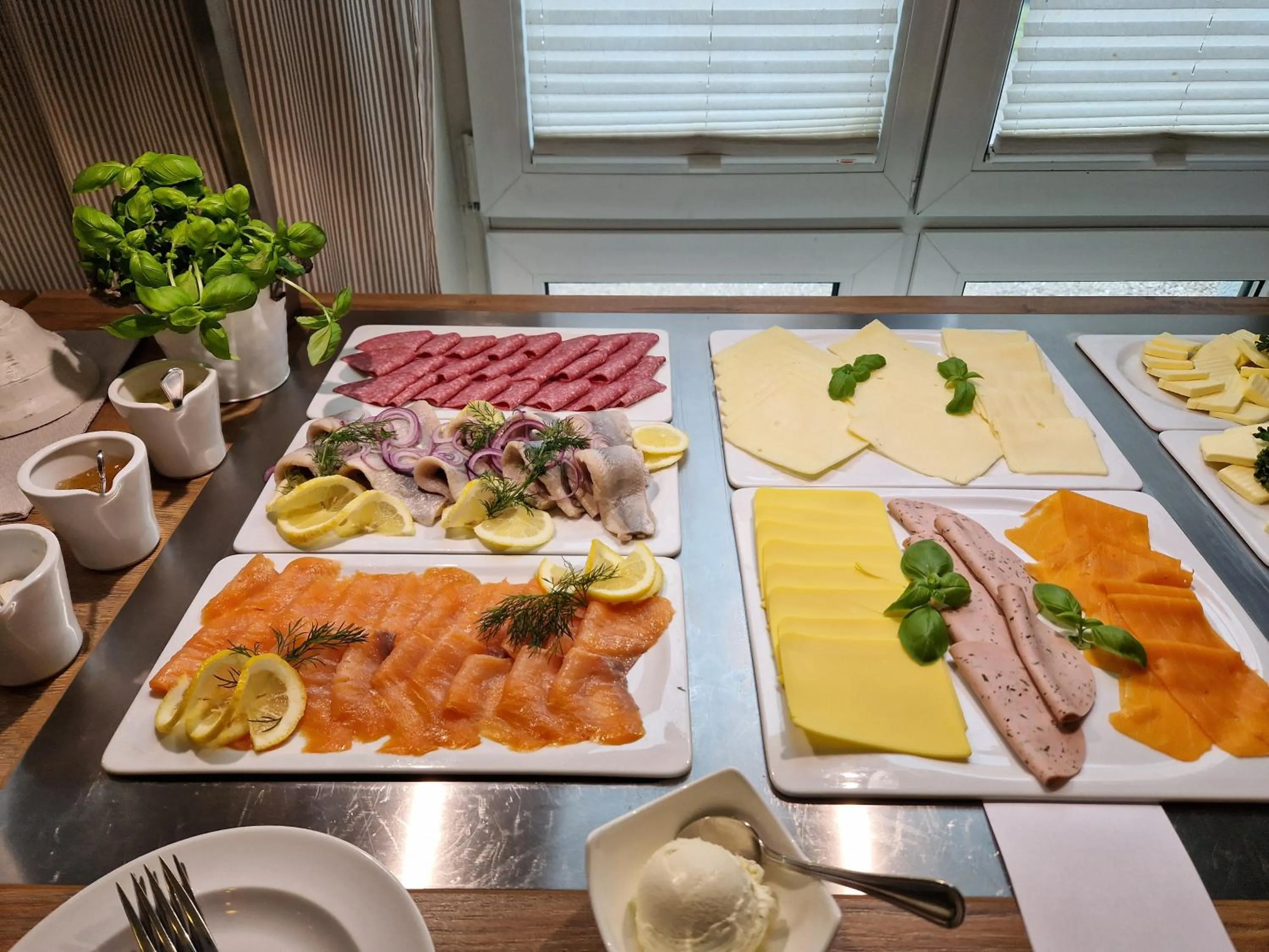 Buffet breakfast in Hotelanlage Tarnewitzer Hof