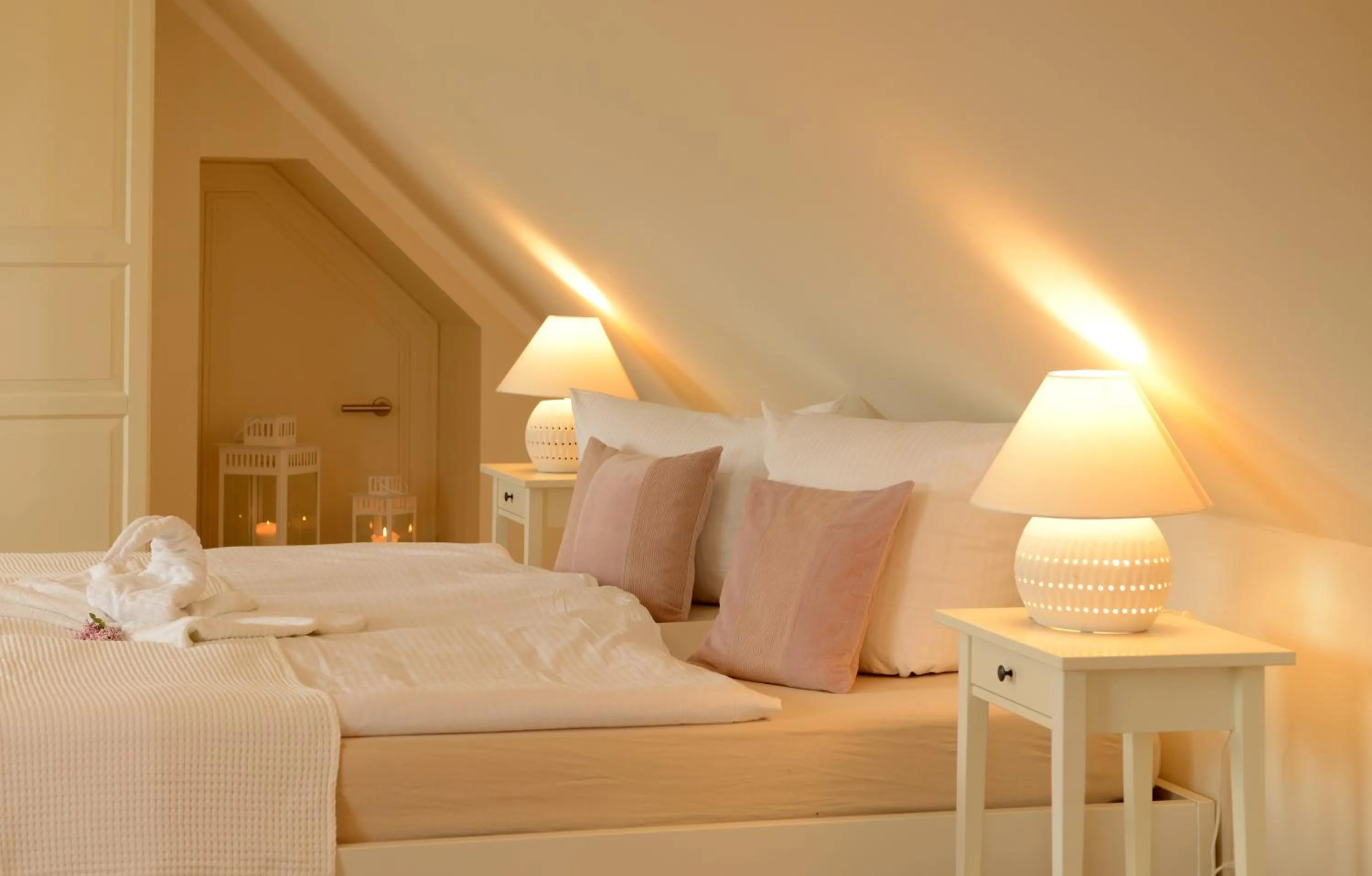 Photo of the whole room, Bed in Hotelanlage Tarnewitzer Hof