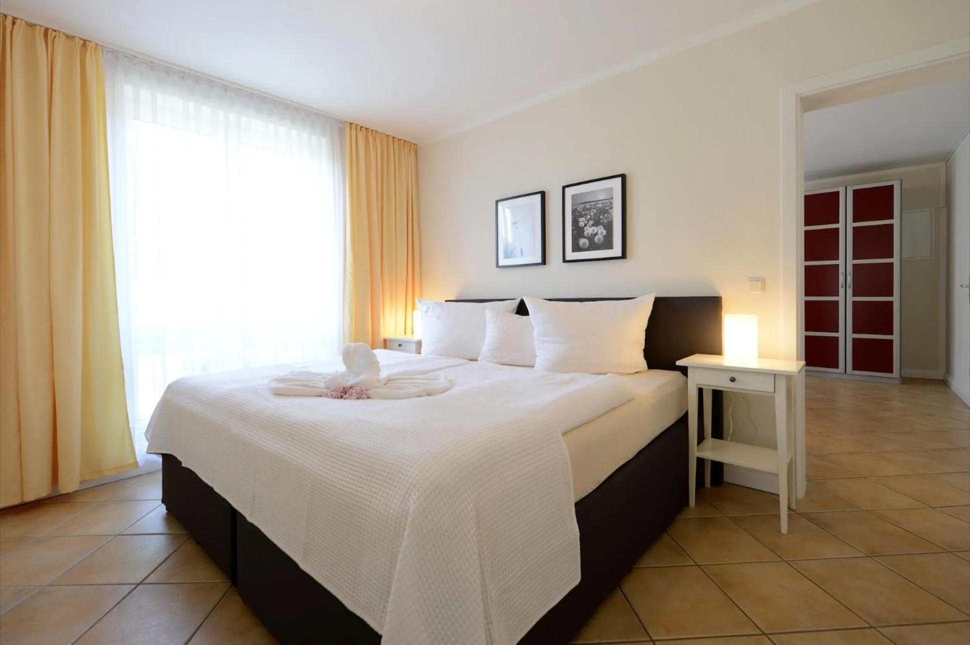 Photo of the whole room, Bed in Hotelanlage Tarnewitzer Hof